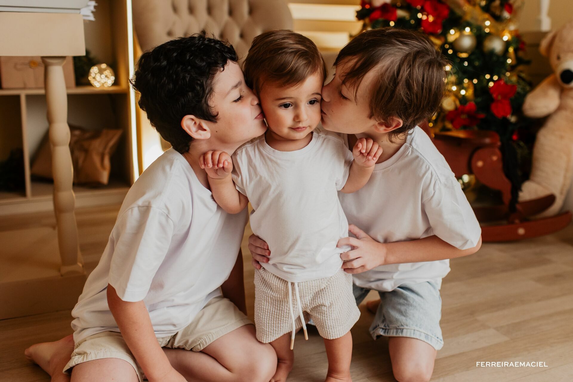 Foto Destinatário Papai Noel - Especial de Natal 2025 - Fotógrafo de estúdio em Araranguá - Cenário temático para fotografar - Araranguá - SC Foto Destinatário Papai Noel - Especial de Natal 2025 - Fotógrafo de estúdio em Araranguá - Cenário temático para fotografar - Araranguá - SC - Imagem 24