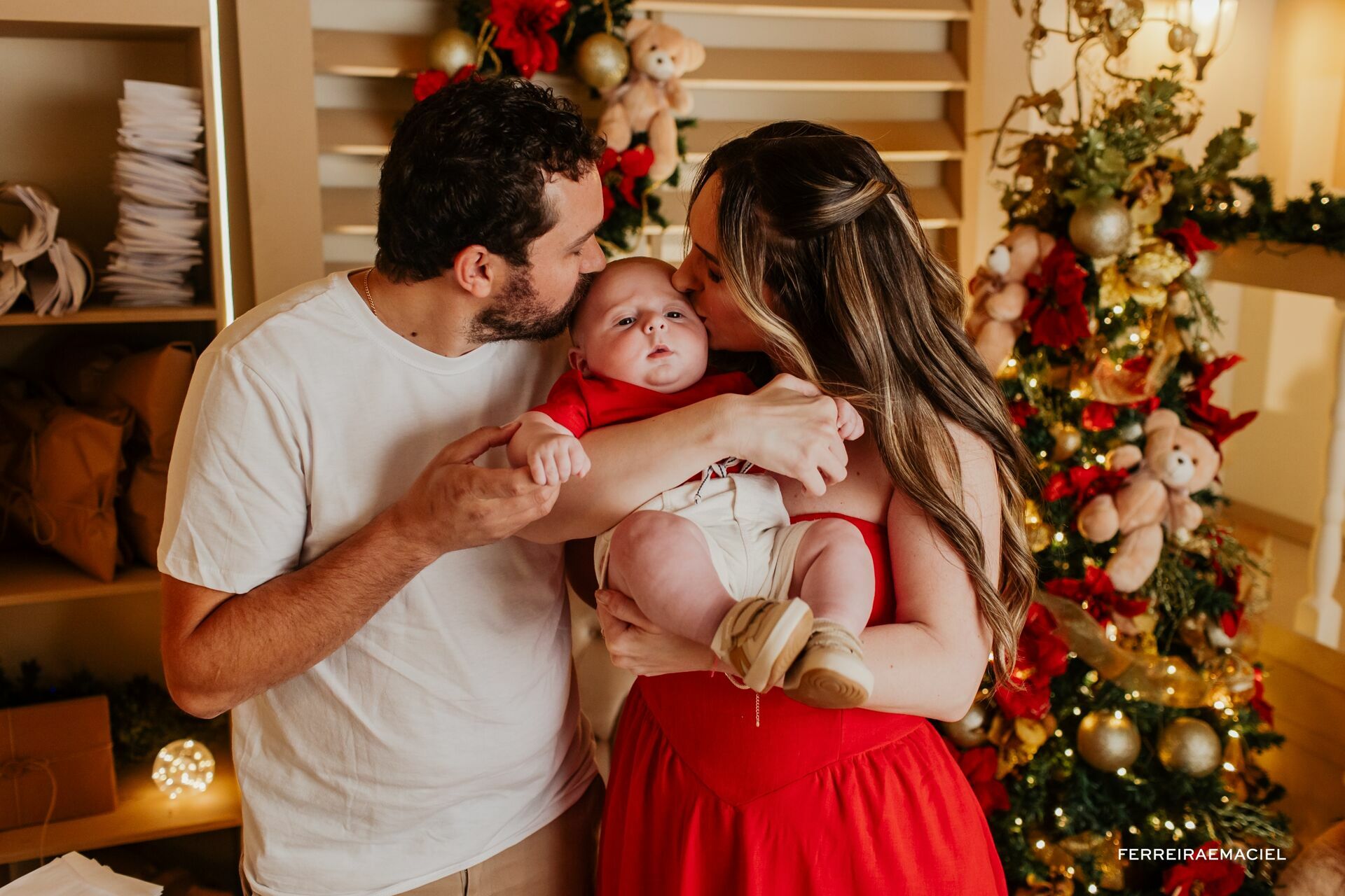 Foto Destinatário Papai Noel - Especial de Natal 2025 - Fotógrafo de estúdio em Araranguá - Cenário temático para fotografar - Araranguá - SC Foto Destinatário Papai Noel - Especial de Natal 2025 - Fotógrafo de estúdio em Araranguá - Cenário temático para fotografar - Araranguá - SC - Imagem 33