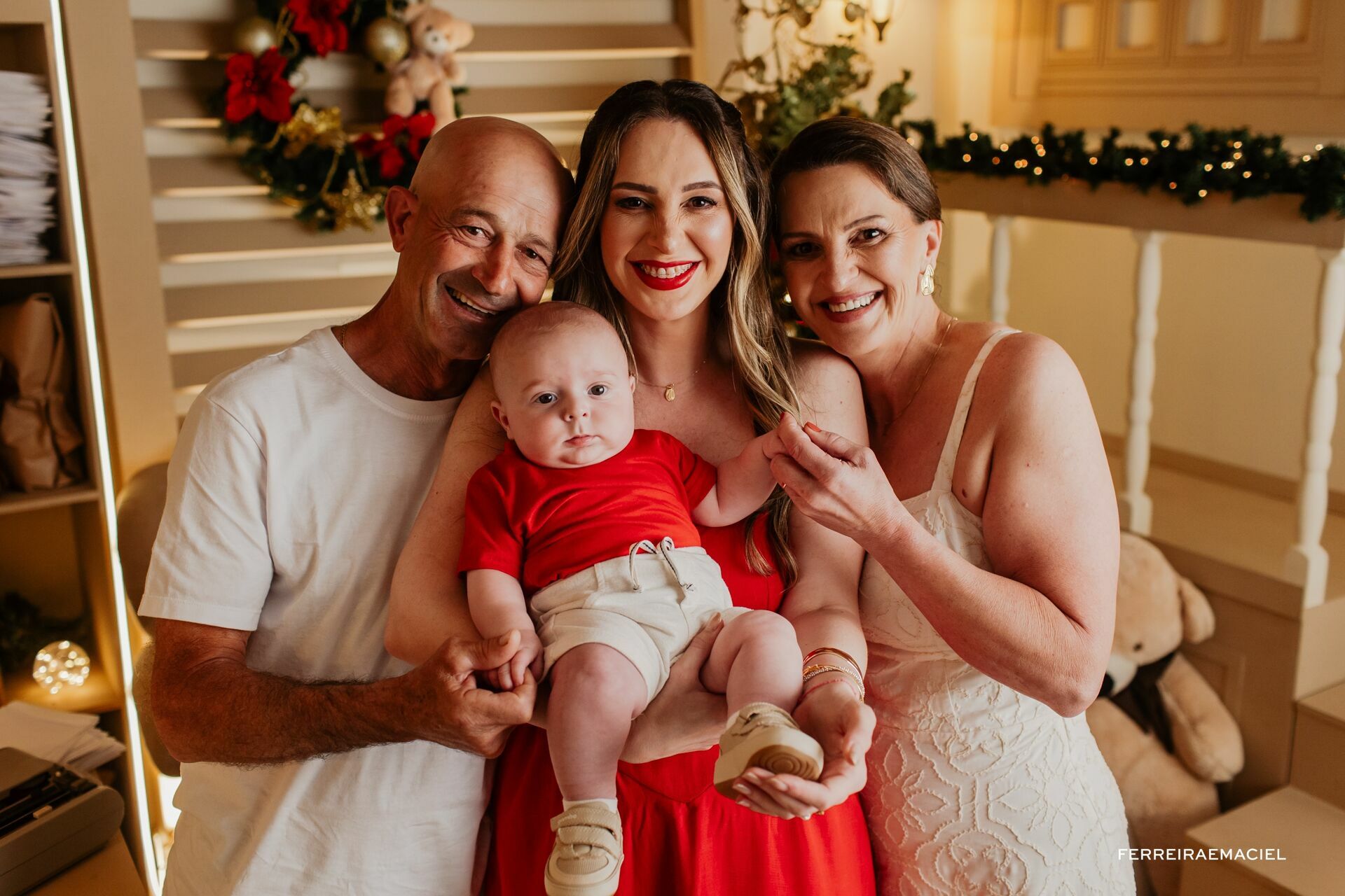 Foto Destinatário Papai Noel - Especial de Natal 2025 - Fotógrafo de estúdio em Araranguá - Cenário temático para fotografar - Araranguá - SC Foto Destinatário Papai Noel - Especial de Natal 2025 - Fotógrafo de estúdio em Araranguá - Cenário temático para fotografar - Araranguá - SC - Imagem 29