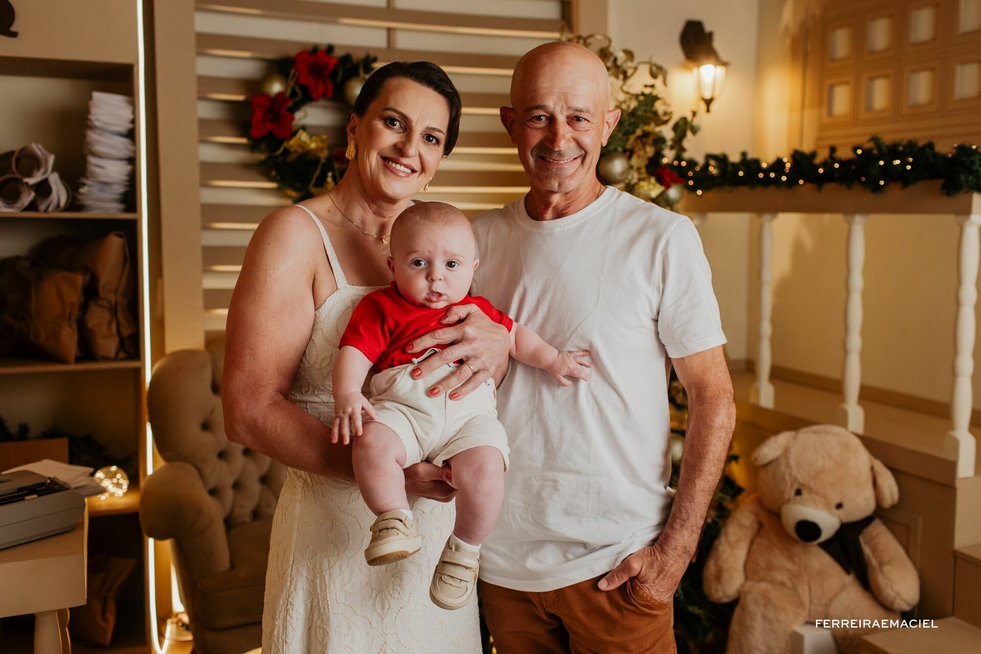 Foto Destinatário Papai Noel - Especial de Natal 2025 - Fotógrafo de estúdio em Araranguá - Cenário temático para fotografar - Araranguá - SC Foto Destinatário Papai Noel - Especial de Natal 2025 - Fotógrafo de estúdio em Araranguá - Cenário temático para fotografar - Araranguá - SC - Imagem 32