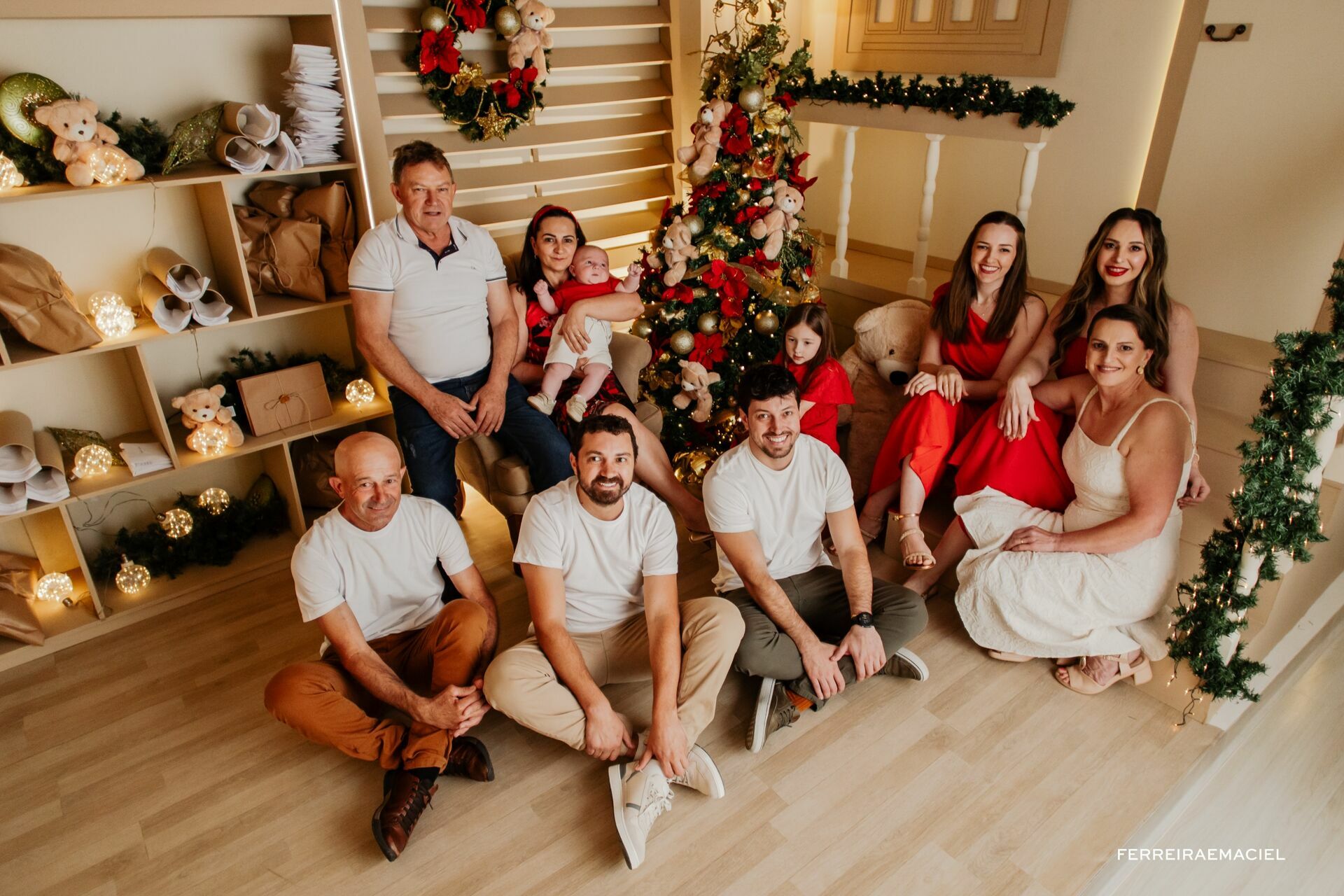 Foto Destinatário Papai Noel - Especial de Natal 2025 - Fotógrafo de estúdio em Araranguá - Cenário temático para fotografar - Araranguá - SC Foto Destinatário Papai Noel - Especial de Natal 2025 - Fotógrafo de estúdio em Araranguá - Cenário temático para fotografar - Araranguá - SC - Imagem 40