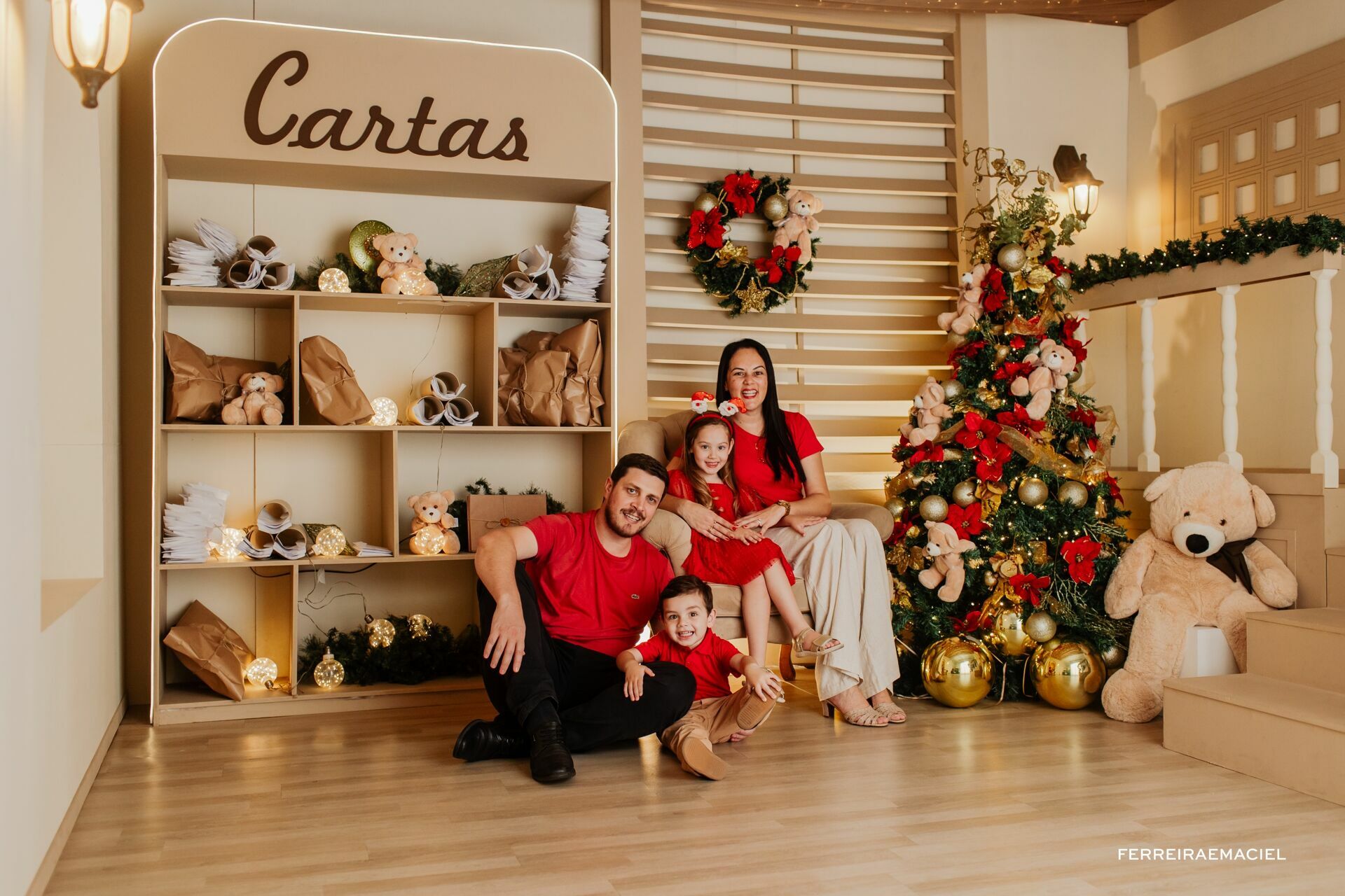 Foto Destinatário Papai Noel - Especial de Natal 2025 - Fotógrafo de estúdio em Araranguá - Cenário temático para fotografar - Araranguá - SC Foto Destinatário Papai Noel - Especial de Natal 2025 - Fotógrafo de estúdio em Araranguá - Cenário temático para fotografar - Araranguá - SC - Imagem 55