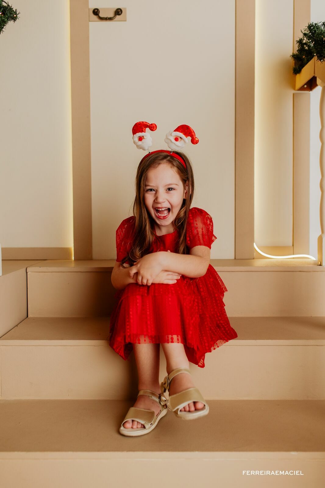 Foto Destinatário Papai Noel - Especial de Natal 2025 - Fotógrafo de estúdio em Araranguá - Cenário temático para fotografar - Araranguá - SC Foto Destinatário Papai Noel - Especial de Natal 2025 - Fotógrafo de estúdio em Araranguá - Cenário temático para fotografar - Araranguá - SC - Imagem 50