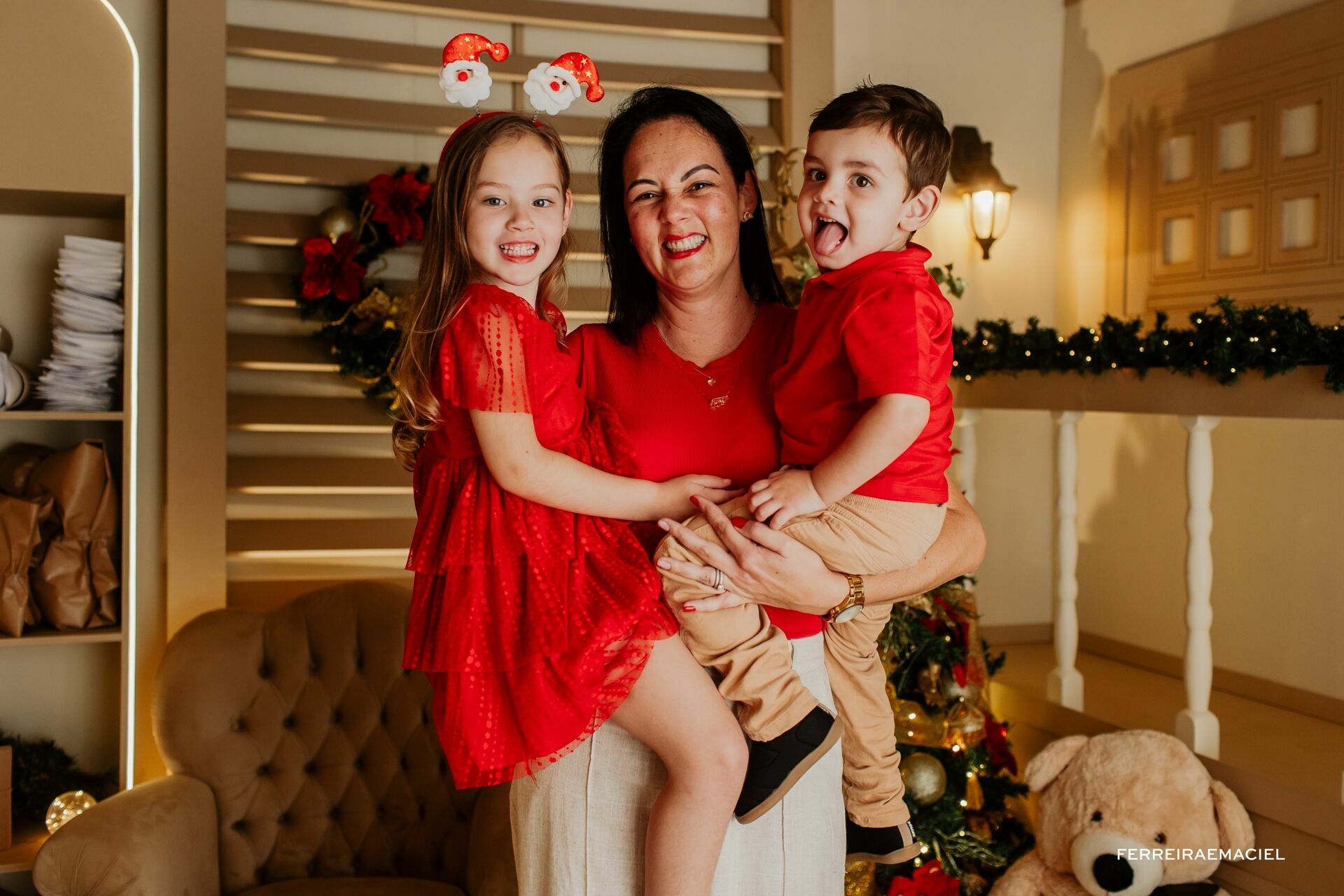 Foto Destinatário Papai Noel - Especial de Natal 2025 - Fotógrafo de estúdio em Araranguá - Cenário temático para fotografar - Araranguá - SC Foto Destinatário Papai Noel - Especial de Natal 2025 - Fotógrafo de estúdio em Araranguá - Cenário temático para fotografar - Araranguá - SC - Imagem 48