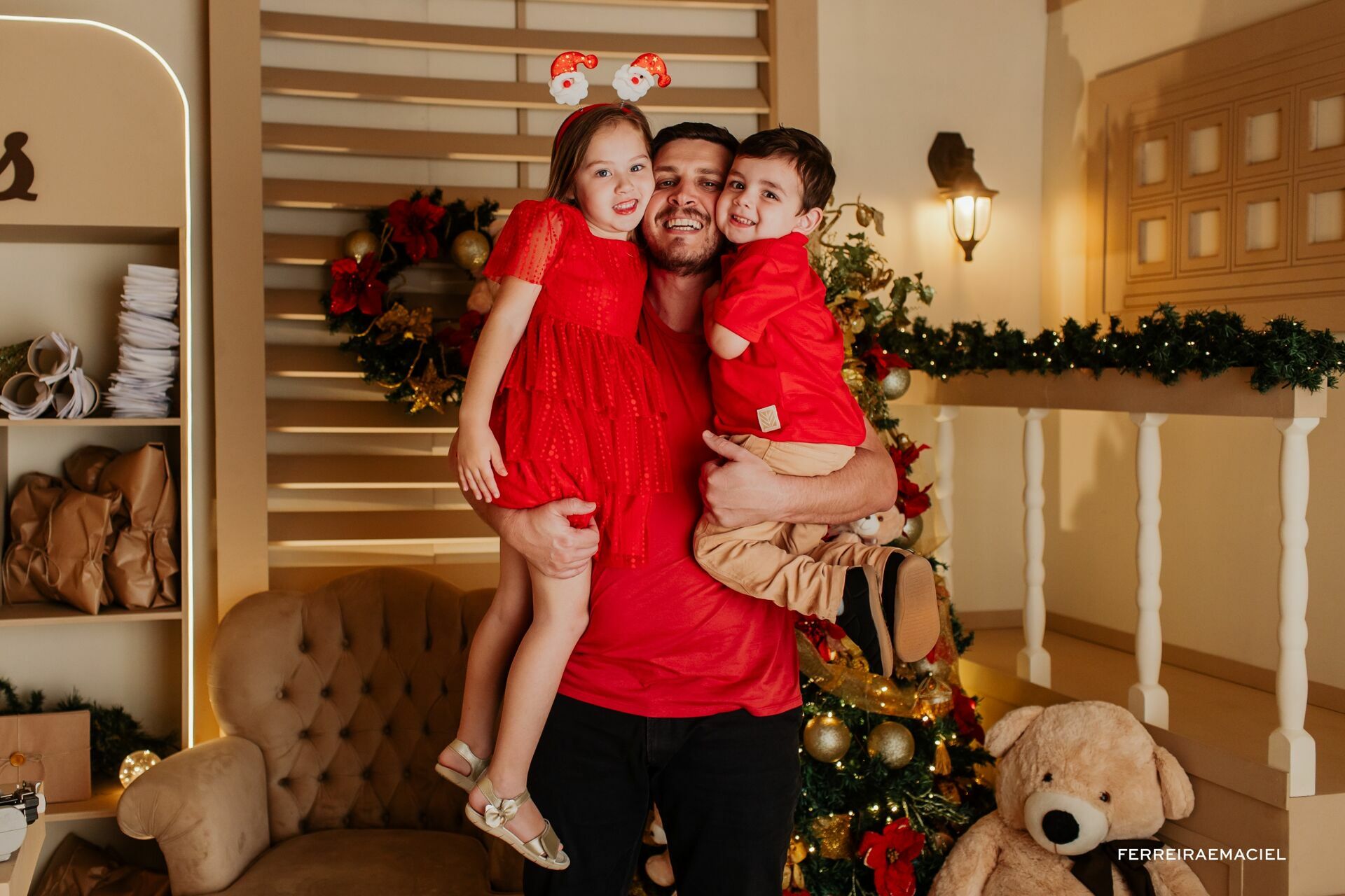 Foto Destinatário Papai Noel - Especial de Natal 2025 - Fotógrafo de estúdio em Araranguá - Cenário temático para fotografar - Araranguá - SC Foto Destinatário Papai Noel - Especial de Natal 2025 - Fotógrafo de estúdio em Araranguá - Cenário temático para fotografar - Araranguá - SC - Imagem 47