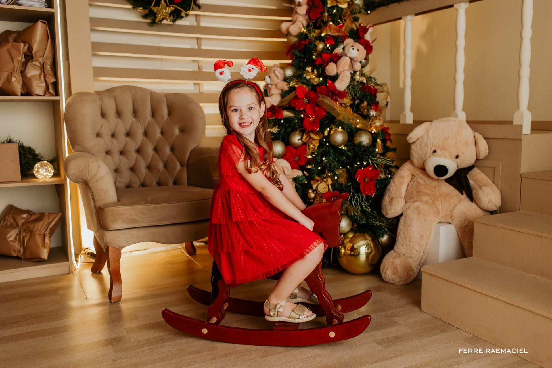 Foto Destinatário Papai Noel - Especial de Natal 2025 - Fotógrafo de estúdio em Araranguá - Cenário temático para fotografar - Araranguá - SC Foto Destinatário Papai Noel - Especial de Natal 2025 - Fotógrafo de estúdio em Araranguá - Cenário temático para fotografar - Araranguá - SC - Imagem 57