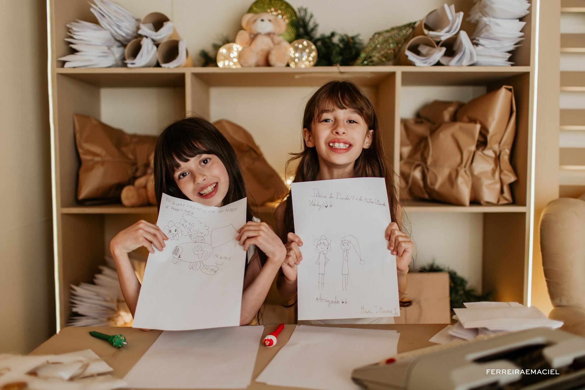 Foto Destinatário Papai Noel - Especial de Natal 2025 - Fotógrafo de estúdio em Araranguá - Cenário temático para fotografar - Araranguá - SC Foto Destinatário Papai Noel - Especial de Natal 2025 - Fotógrafo de estúdio em Araranguá - Cenário temático para fotografar - Araranguá - SC - Imagem 74