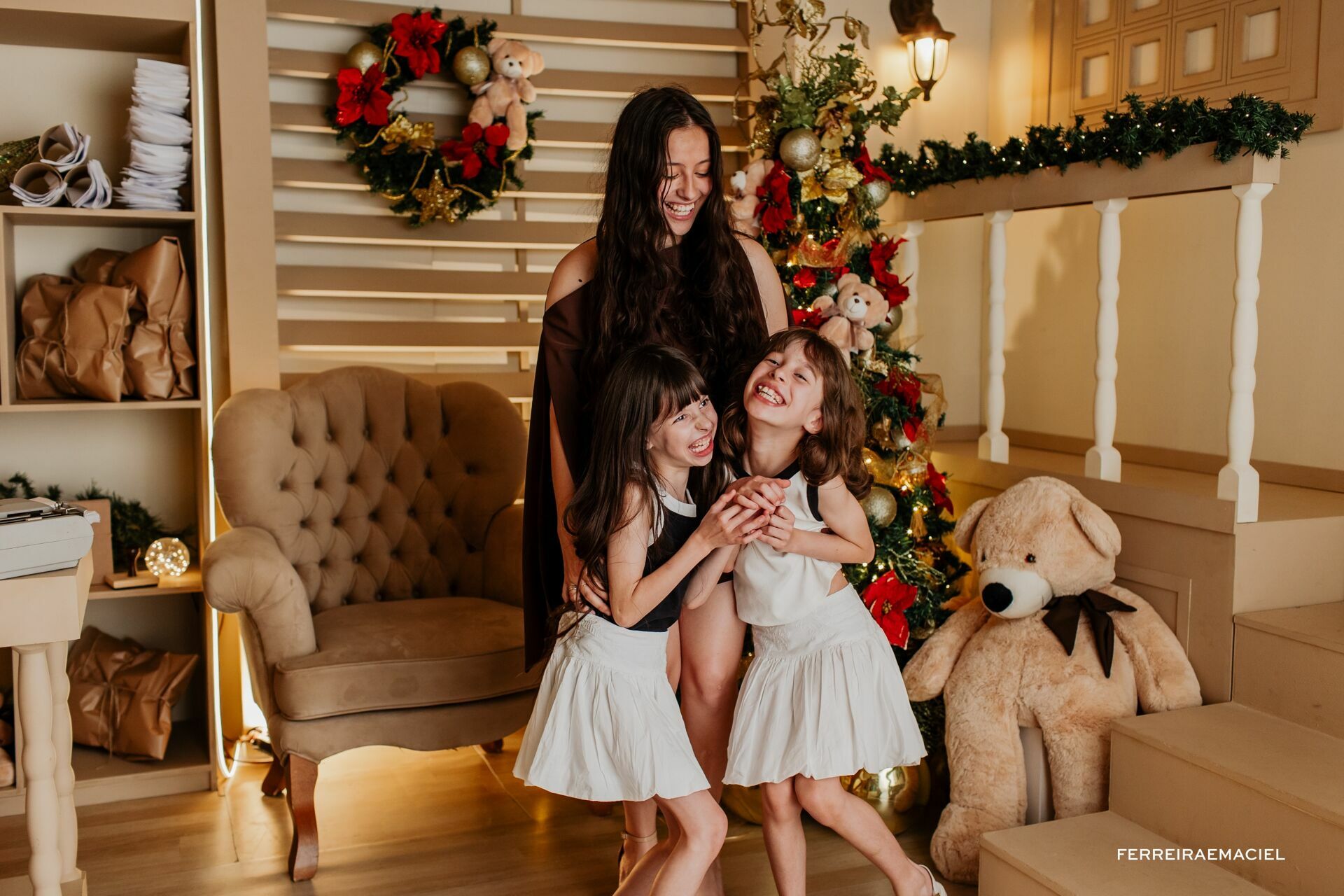 Foto Destinatário Papai Noel - Especial de Natal 2025 - Fotógrafo de estúdio em Araranguá - Cenário temático para fotografar - Araranguá - SC Foto Destinatário Papai Noel - Especial de Natal 2025 - Fotógrafo de estúdio em Araranguá - Cenário temático para fotografar - Araranguá - SC - Imagem 63