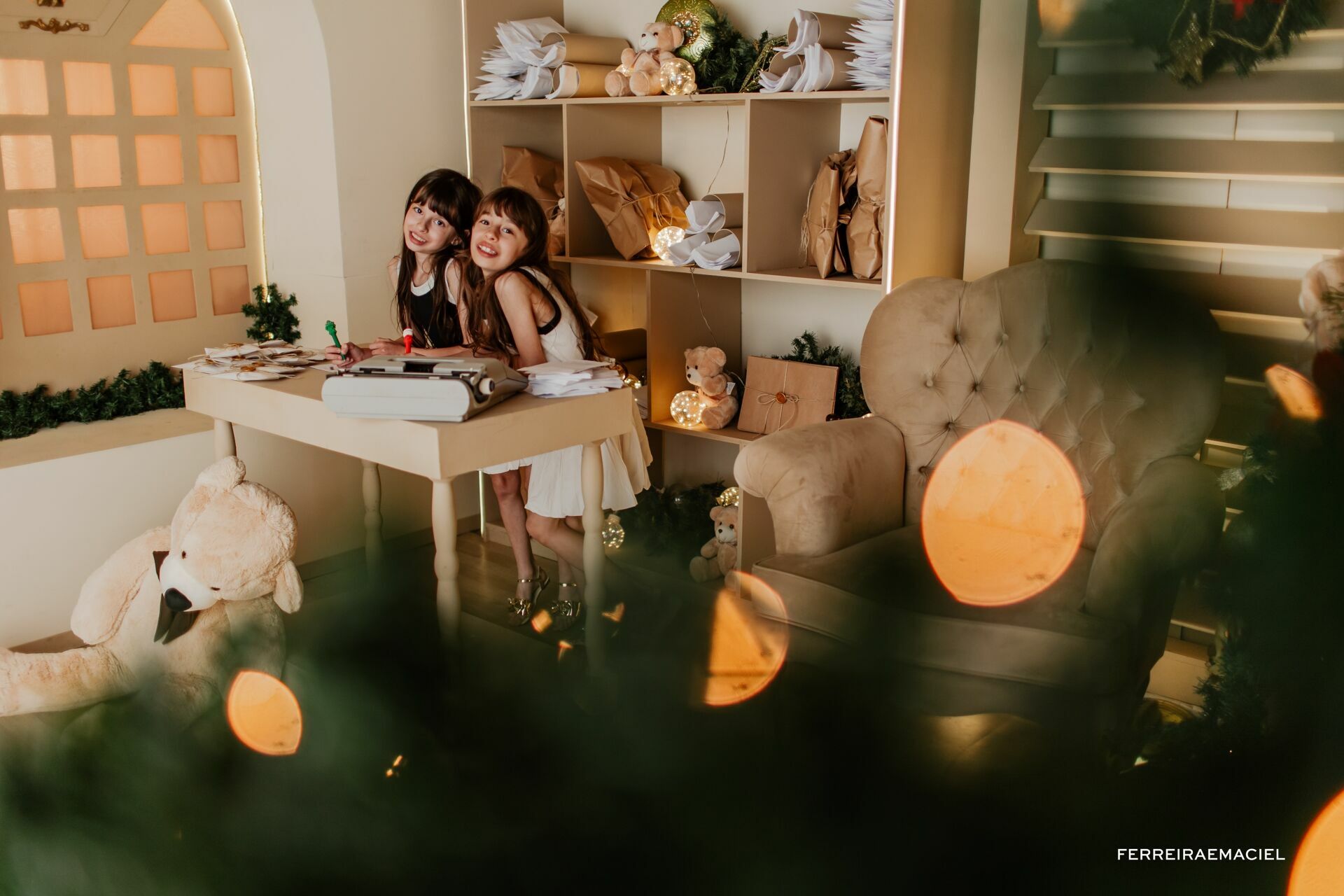 Foto Destinatário Papai Noel - Especial de Natal 2025 - Fotógrafo de estúdio em Araranguá - Cenário temático para fotografar - Araranguá - SC Foto Destinatário Papai Noel - Especial de Natal 2025 - Fotógrafo de estúdio em Araranguá - Cenário temático para fotografar - Araranguá - SC - Imagem 73