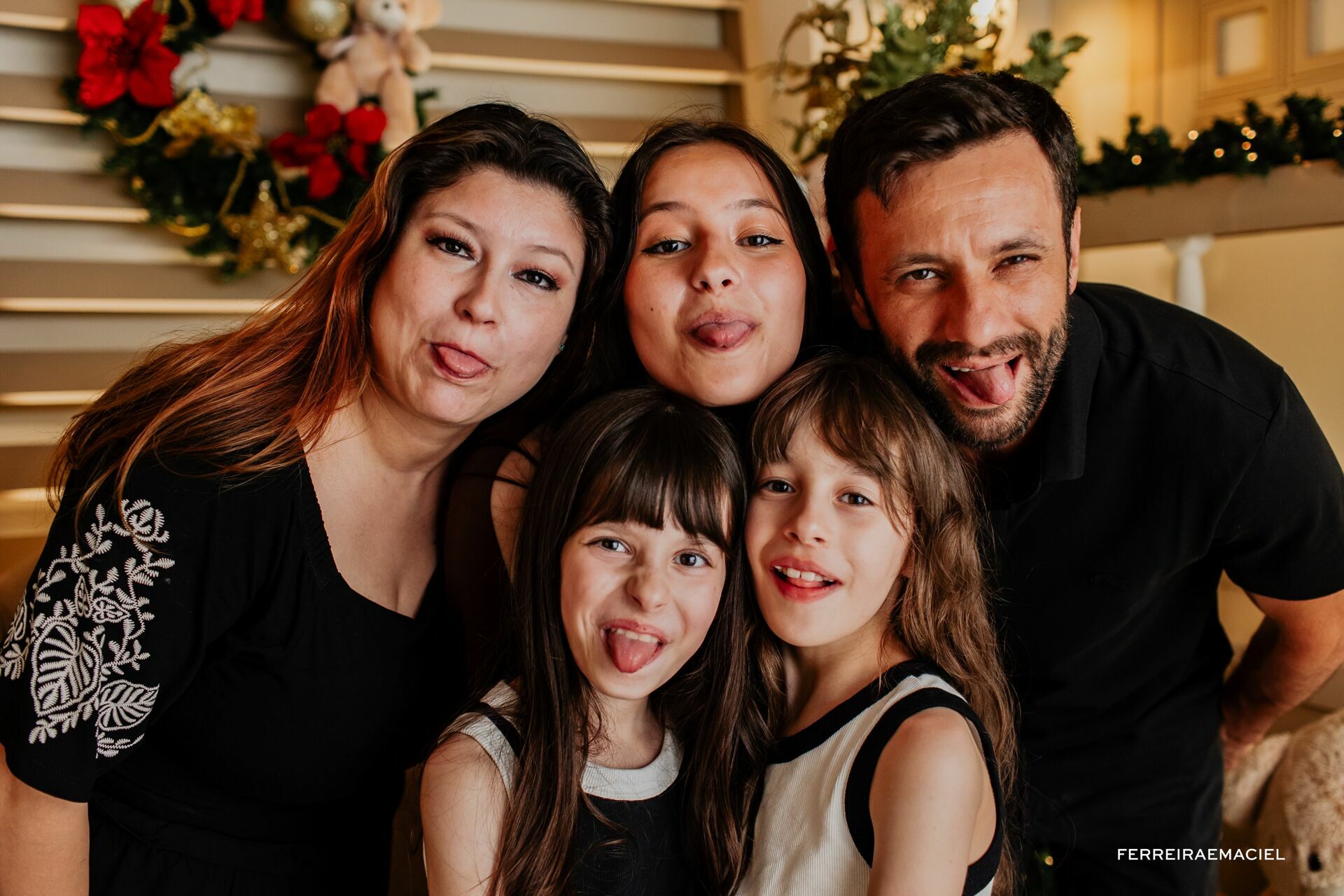 Foto Destinatário Papai Noel - Especial de Natal 2025 - Fotógrafo de estúdio em Araranguá - Cenário temático para fotografar - Araranguá - SC Foto Destinatário Papai Noel - Especial de Natal 2025 - Fotógrafo de estúdio em Araranguá - Cenário temático para fotografar - Araranguá - SC - Imagem 62