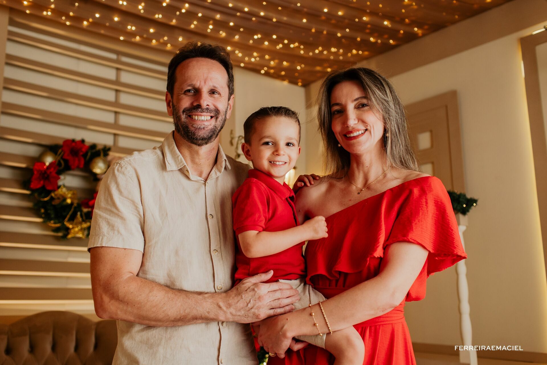 Foto Destinatário Papai Noel - Especial de Natal 2025 - Fotógrafo de estúdio em Araranguá - Cenário temático para fotografar - Araranguá - SC Foto Destinatário Papai Noel - Especial de Natal 2025 - Fotógrafo de estúdio em Araranguá - Cenário temático para fotografar - Araranguá - SC - Imagem 85