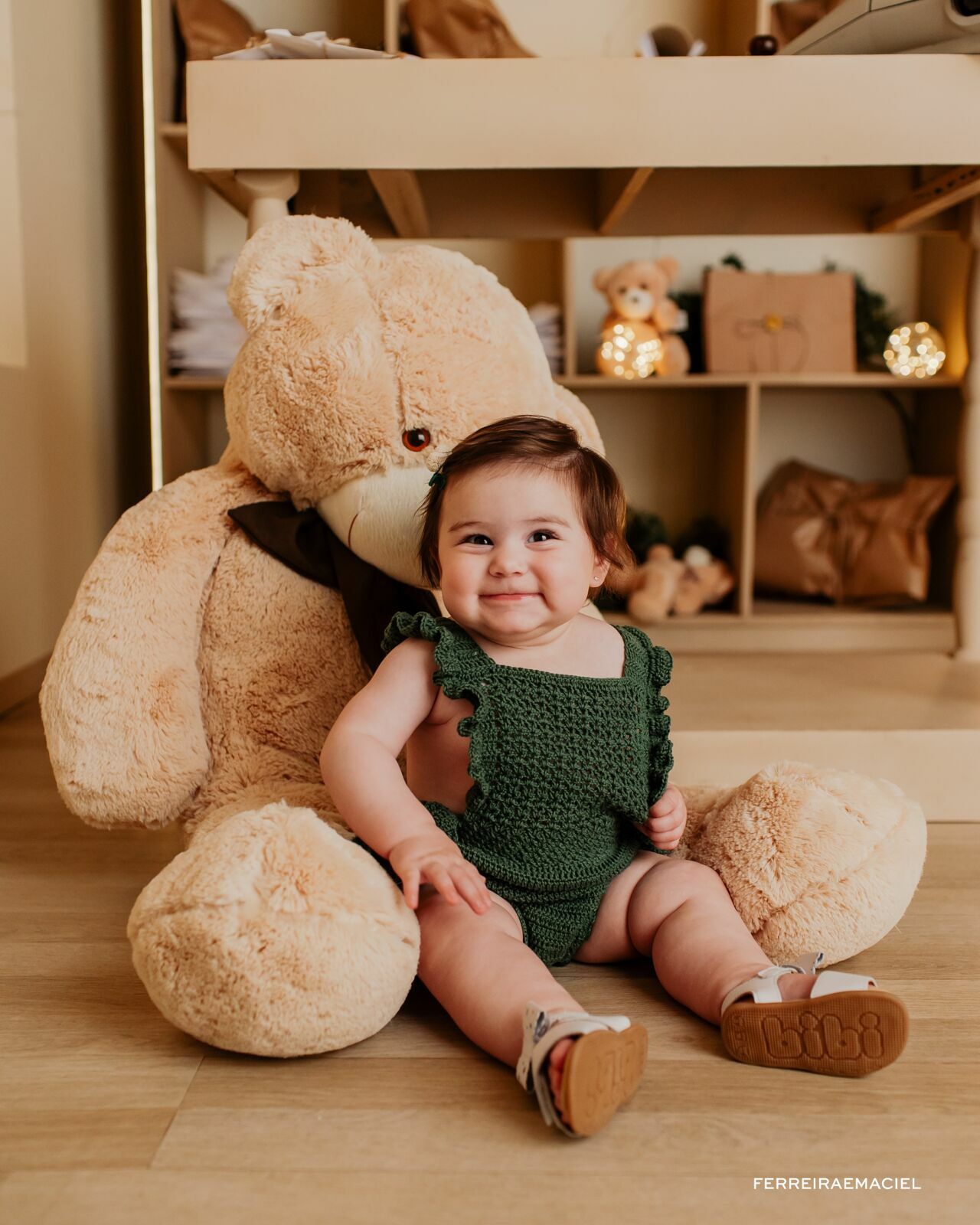 Foto Destinatário Papai Noel - Especial de Natal 2025 - Fotógrafo de estúdio em Araranguá - Cenário temático para fotografar - Araranguá - SC Foto Destinatário Papai Noel - Especial de Natal 2025 - Fotógrafo de estúdio em Araranguá - Cenário temático para fotografar - Araranguá - SC - Imagem 93