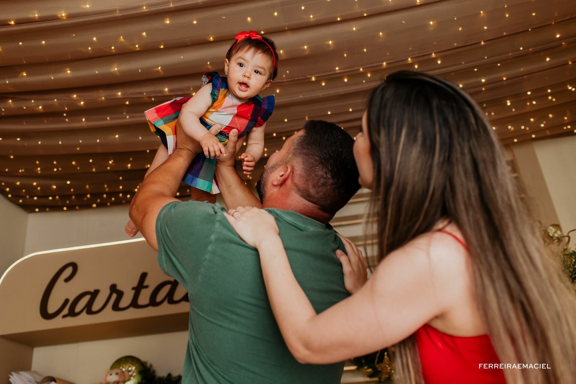 Foto Destinatário Papai Noel - Especial de Natal 2025 - Fotógrafo de estúdio em Araranguá - Cenário temático para fotografar - Araranguá - SC Foto Destinatário Papai Noel - Especial de Natal 2025 - Fotógrafo de estúdio em Araranguá - Cenário temático para fotografar - Araranguá - SC - Imagem 95