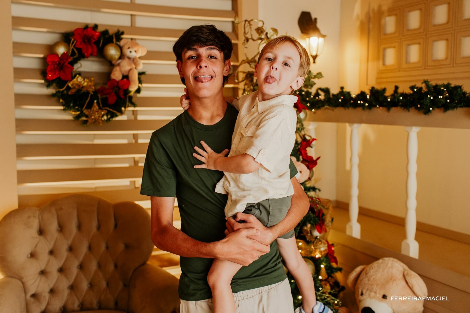 Foto Destinatário Papai Noel - Especial de Natal 2025 - Fotógrafo de estúdio em Araranguá - Cenário temático para fotografar - Araranguá - SC Foto Destinatário Papai Noel - Especial de Natal 2025 - Fotógrafo de estúdio em Araranguá - Cenário temático para fotografar - Araranguá - SC - Imagem 107