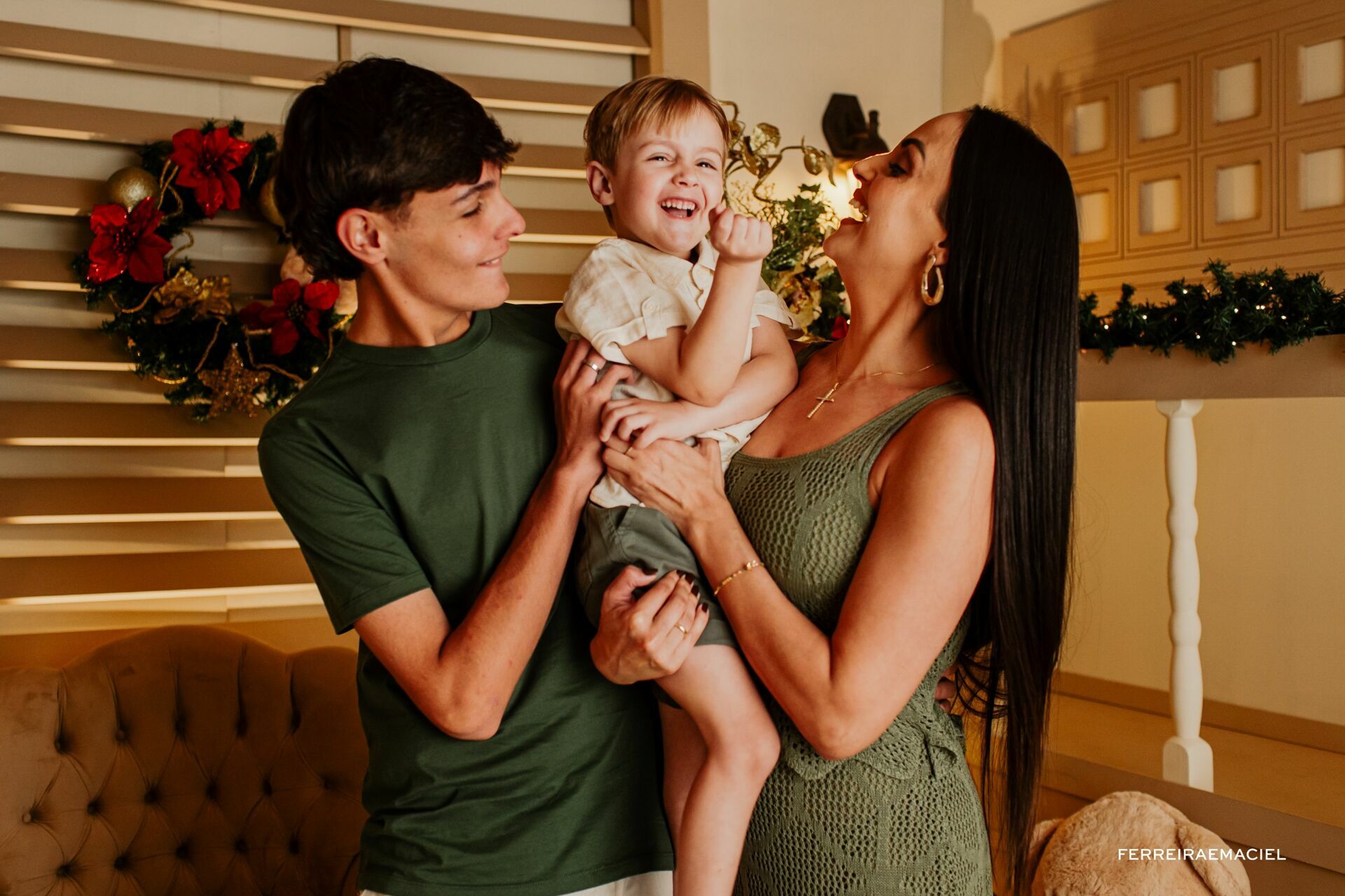 Foto Destinatário Papai Noel - Especial de Natal 2025 - Fotógrafo de estúdio em Araranguá - Cenário temático para fotografar - Araranguá - SC Foto Destinatário Papai Noel - Especial de Natal 2025 - Fotógrafo de estúdio em Araranguá - Cenário temático para fotografar - Araranguá - SC - Imagem 105