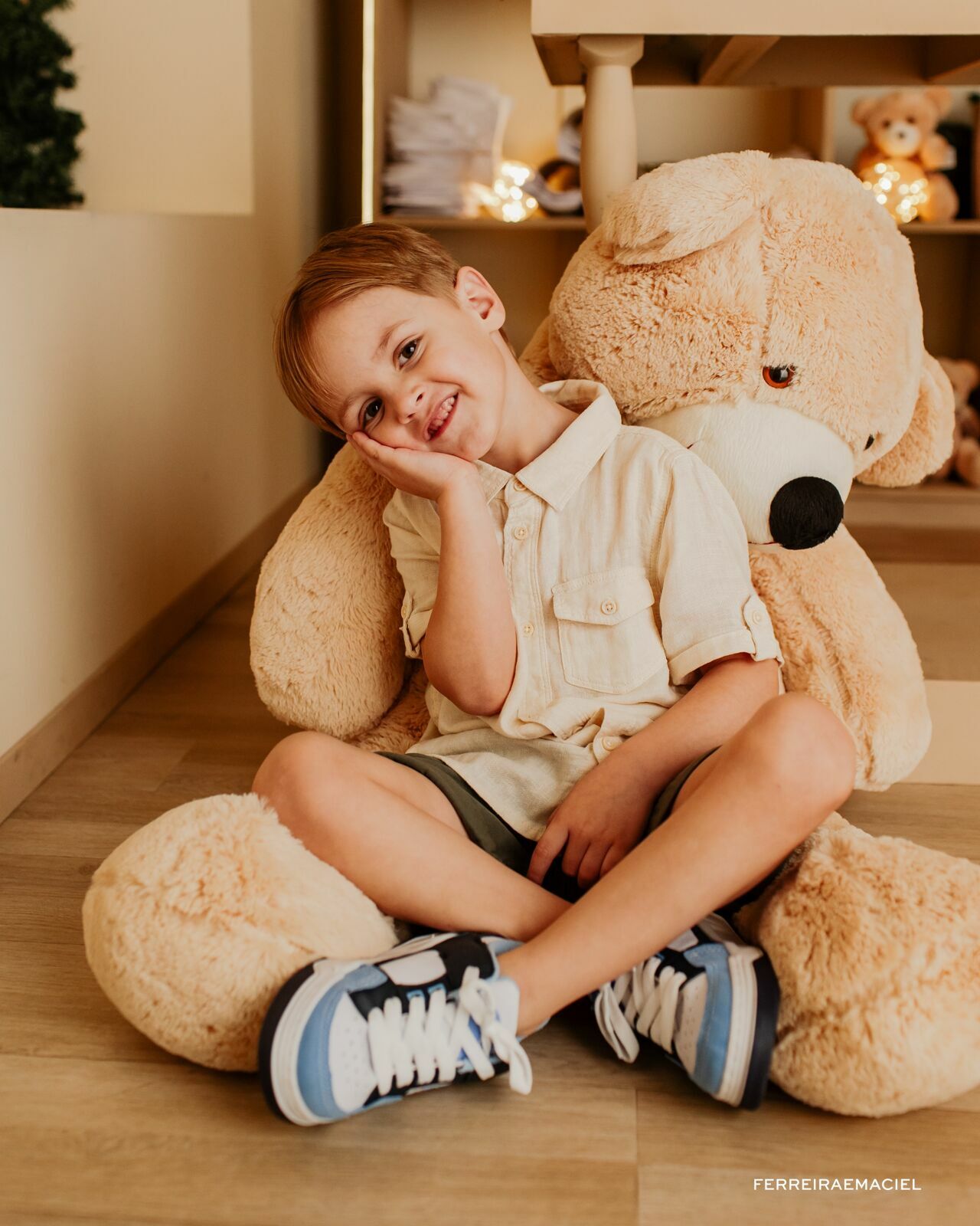 Foto Destinatário Papai Noel - Especial de Natal 2025 - Fotógrafo de estúdio em Araranguá - Cenário temático para fotografar - Araranguá - SC Foto Destinatário Papai Noel - Especial de Natal 2025 - Fotógrafo de estúdio em Araranguá - Cenário temático para fotografar - Araranguá - SC - Imagem 117