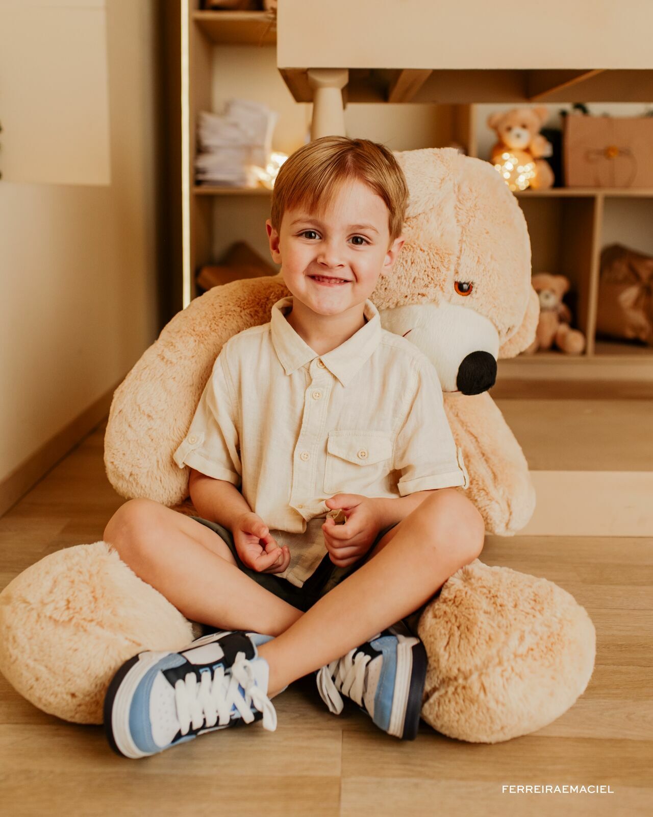 Foto Destinatário Papai Noel - Especial de Natal 2025 - Fotógrafo de estúdio em Araranguá - Cenário temático para fotografar - Araranguá - SC Foto Destinatário Papai Noel - Especial de Natal 2025 - Fotógrafo de estúdio em Araranguá - Cenário temático para fotografar - Araranguá - SC - Imagem 116