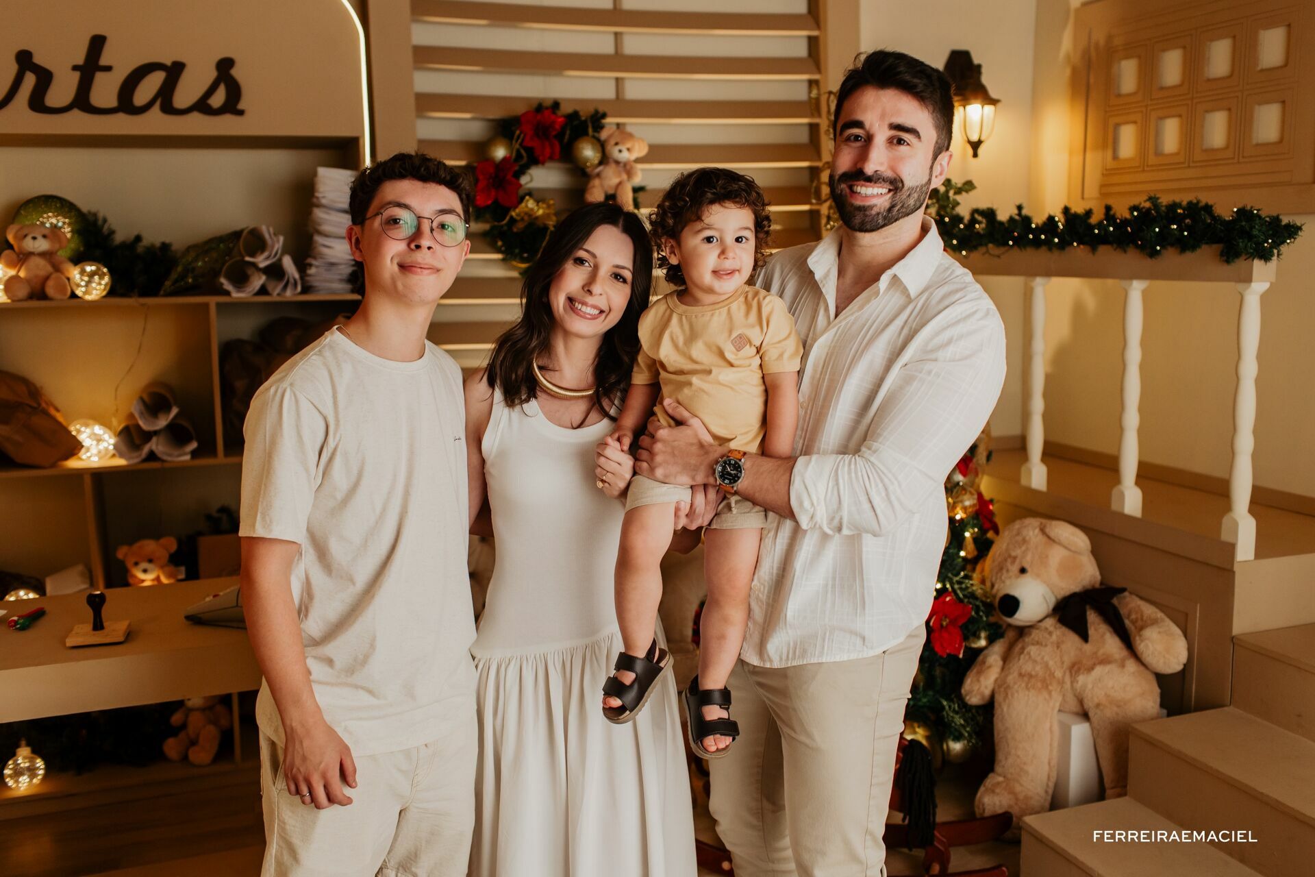 Foto Destinatário Papai Noel - Especial de Natal 2025 - Fotógrafo de estúdio em Araranguá - Cenário temático para fotografar - Araranguá - SC Foto Destinatário Papai Noel - Especial de Natal 2025 - Fotógrafo de estúdio em Araranguá - Cenário temático para fotografar - Araranguá - SC - Imagem 120