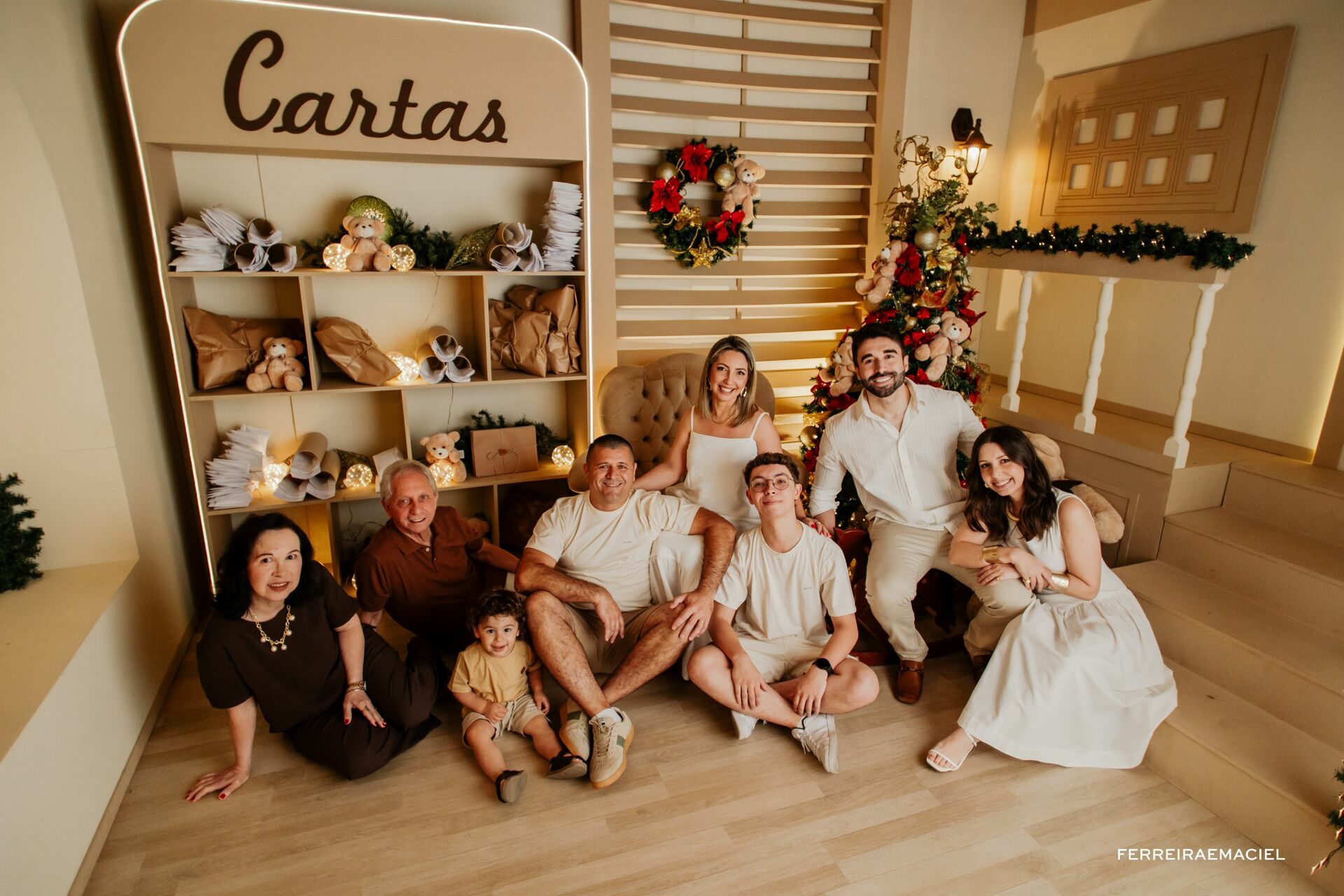 Foto Destinatário Papai Noel - Especial de Natal 2025 - Fotógrafo de estúdio em Araranguá - Cenário temático para fotografar - Araranguá - SC Foto Destinatário Papai Noel - Especial de Natal 2025 - Fotógrafo de estúdio em Araranguá - Cenário temático para fotografar - Araranguá - SC - Imagem 124