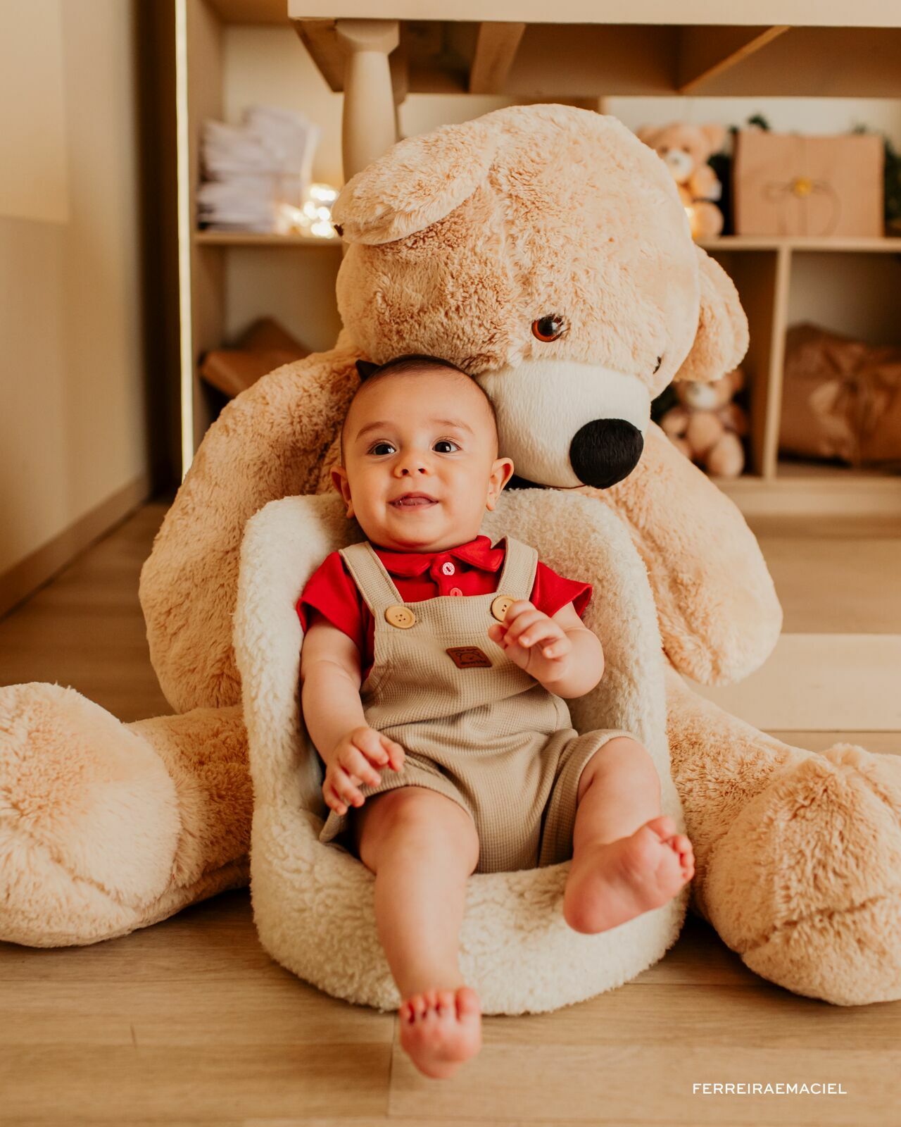 Foto Destinatário Papai Noel - Especial de Natal 2025 - Fotógrafo de estúdio em Araranguá - Cenário temático para fotografar - Araranguá - SC Foto Destinatário Papai Noel - Especial de Natal 2025 - Fotógrafo de estúdio em Araranguá - Cenário temático para fotografar - Araranguá - SC - Imagem 134