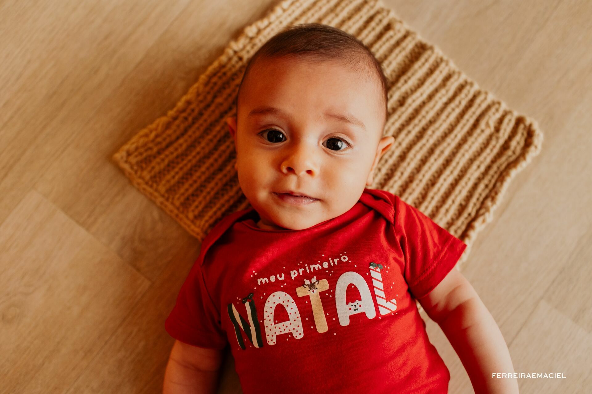 Foto Destinatário Papai Noel - Especial de Natal 2025 - Fotógrafo de estúdio em Araranguá - Cenário temático para fotografar - Araranguá - SC Foto Destinatário Papai Noel - Especial de Natal 2025 - Fotógrafo de estúdio em Araranguá - Cenário temático para fotografar - Araranguá - SC - Imagem 136