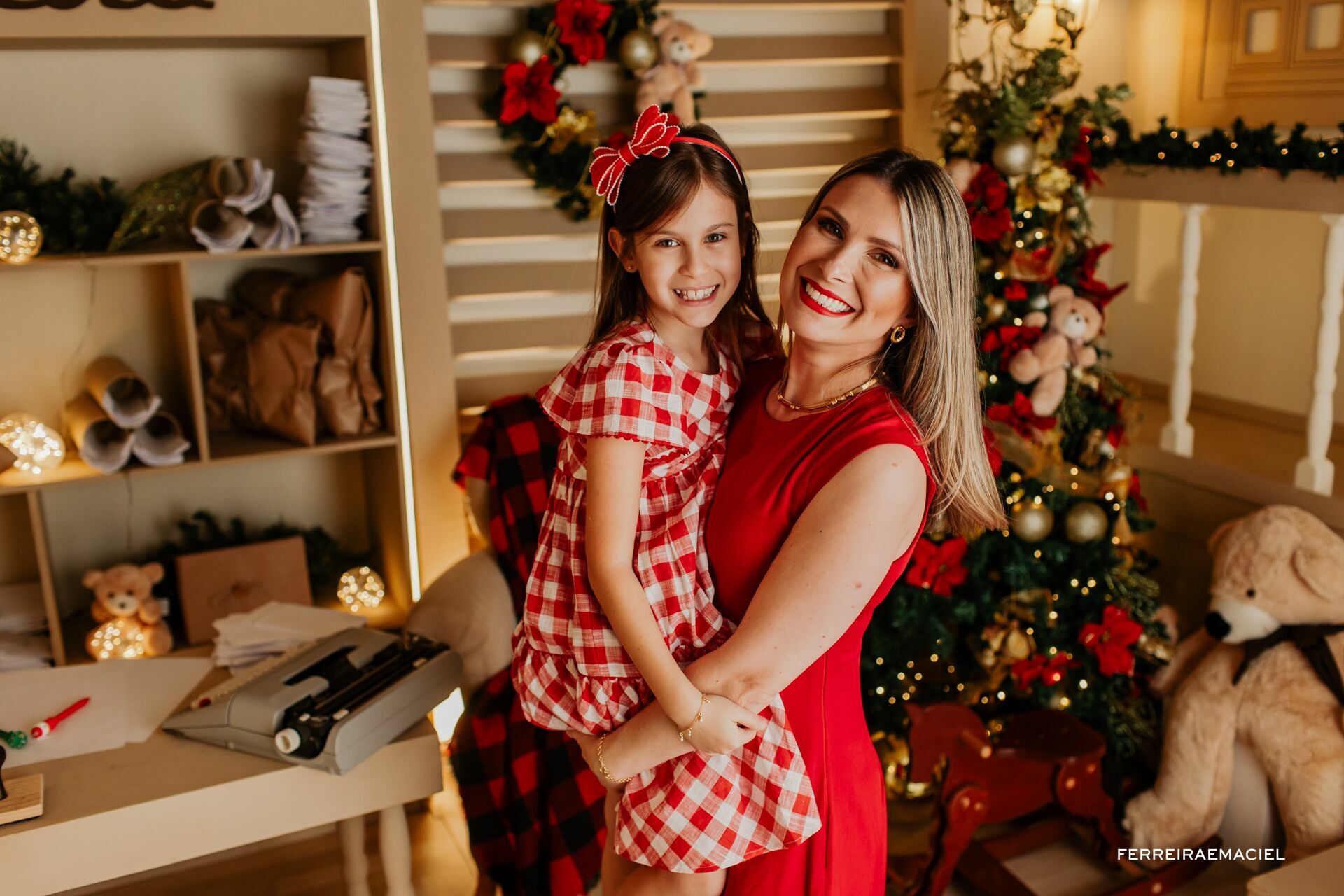 Foto Destinatário Papai Noel - Especial de Natal 2025 - Fotógrafo de estúdio em Araranguá - Cenário temático para fotografar - Araranguá - SC Foto Destinatário Papai Noel - Especial de Natal 2025 - Fotógrafo de estúdio em Araranguá - Cenário temático para fotografar - Araranguá - SC - Imagem 141