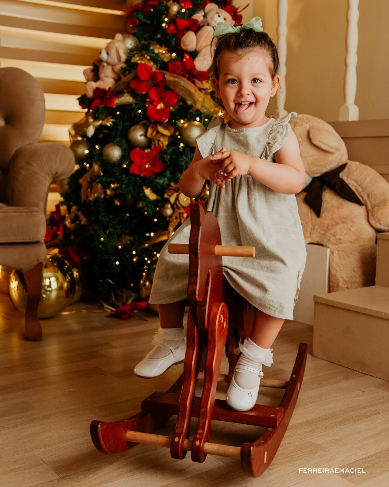 Foto Destinatário Papai Noel - Especial de Natal 2025 - Fotógrafo de estúdio em Araranguá - Cenário temático para fotografar - Araranguá - SC Foto Destinatário Papai Noel - Especial de Natal 2025 - Fotógrafo de estúdio em Araranguá - Cenário temático para fotografar - Araranguá - SC - Imagem 157