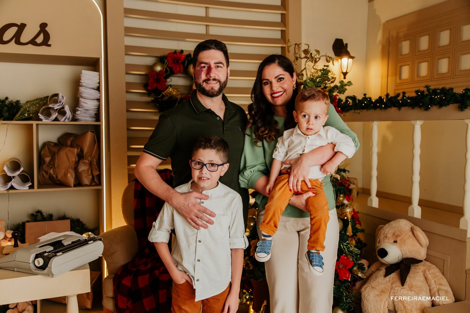 Foto Destinatário Papai Noel - Especial de Natal 2025 - Fotógrafo de estúdio em Araranguá - Cenário temático para fotografar - Araranguá - SC Foto Destinatário Papai Noel - Especial de Natal 2025 - Fotógrafo de estúdio em Araranguá - Cenário temático para fotografar - Araranguá - SC - Imagem 161