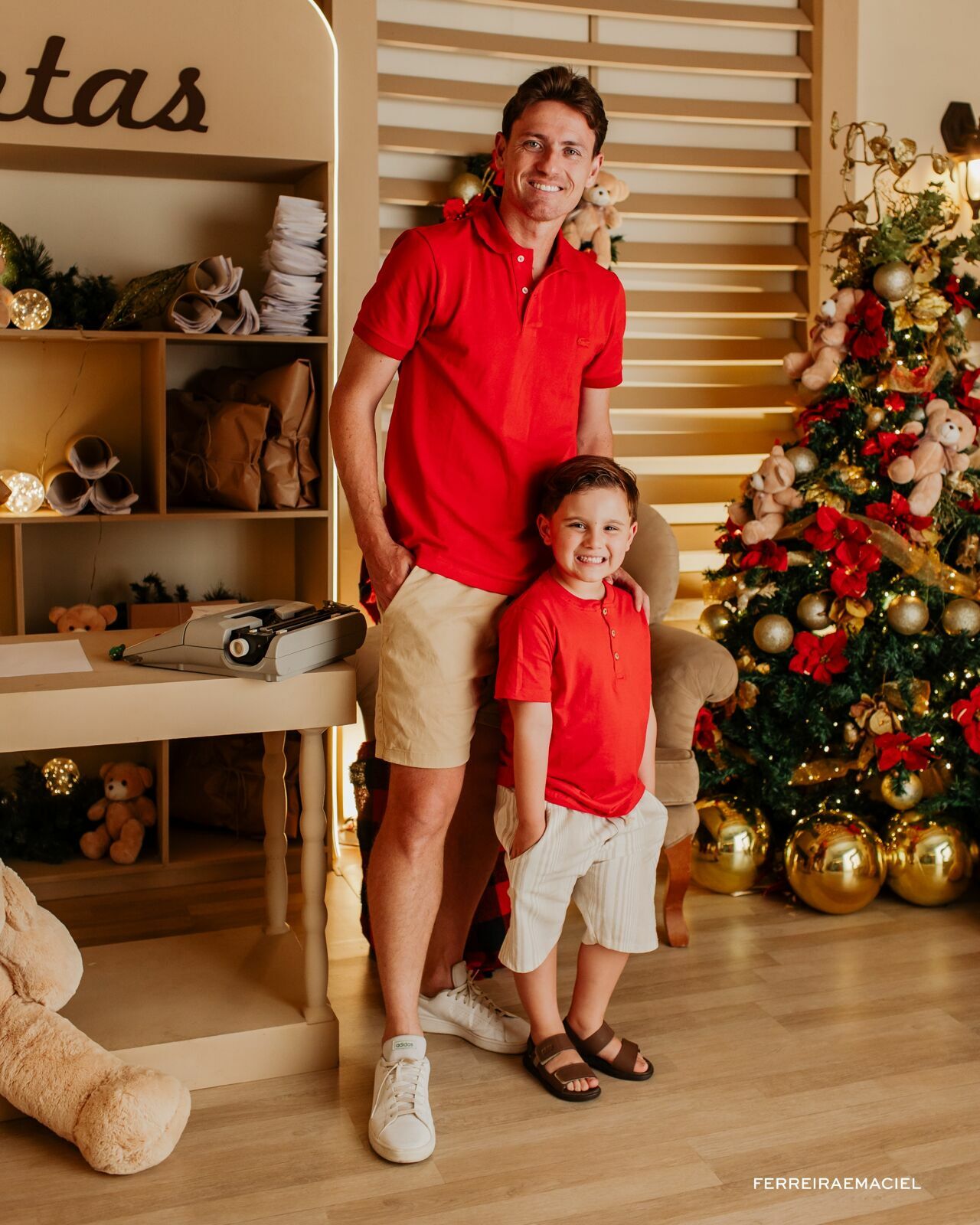 Foto Destinatário Papai Noel - Especial de Natal 2025 - Fotógrafo de estúdio em Araranguá - Cenário temático para fotografar - Araranguá - SC Foto Destinatário Papai Noel - Especial de Natal 2025 - Fotógrafo de estúdio em Araranguá - Cenário temático para fotografar - Araranguá - SC - Imagem 174