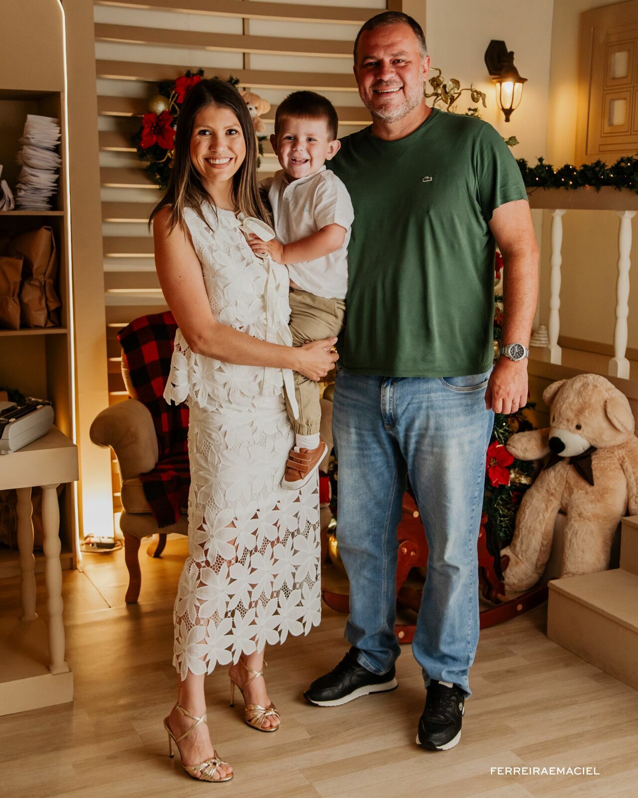 Foto Destinatário Papai Noel - Especial de Natal 2025 - Fotógrafo de estúdio em Araranguá - Cenário temático para fotografar - Araranguá - SC Foto Destinatário Papai Noel - Especial de Natal 2025 - Fotógrafo de estúdio em Araranguá - Cenário temático para fotografar - Araranguá - SC - Imagem 183