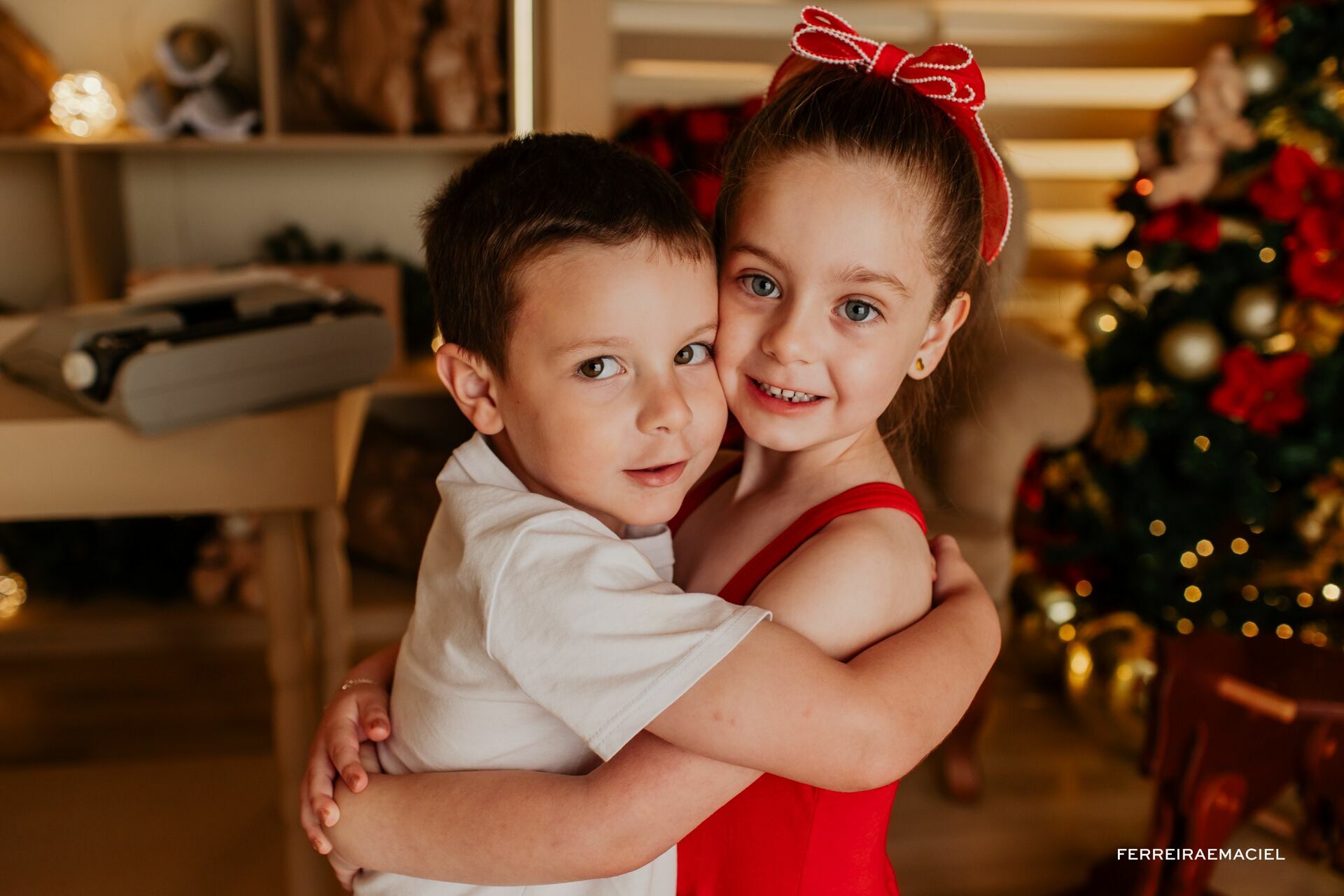 Foto Destinatário Papai Noel - Especial de Natal 2025 - Fotógrafo de estúdio em Araranguá - Cenário temático para fotografar - Araranguá - SC Foto Destinatário Papai Noel - Especial de Natal 2025 - Fotógrafo de estúdio em Araranguá - Cenário temático para fotografar - Araranguá - SC - Imagem 200