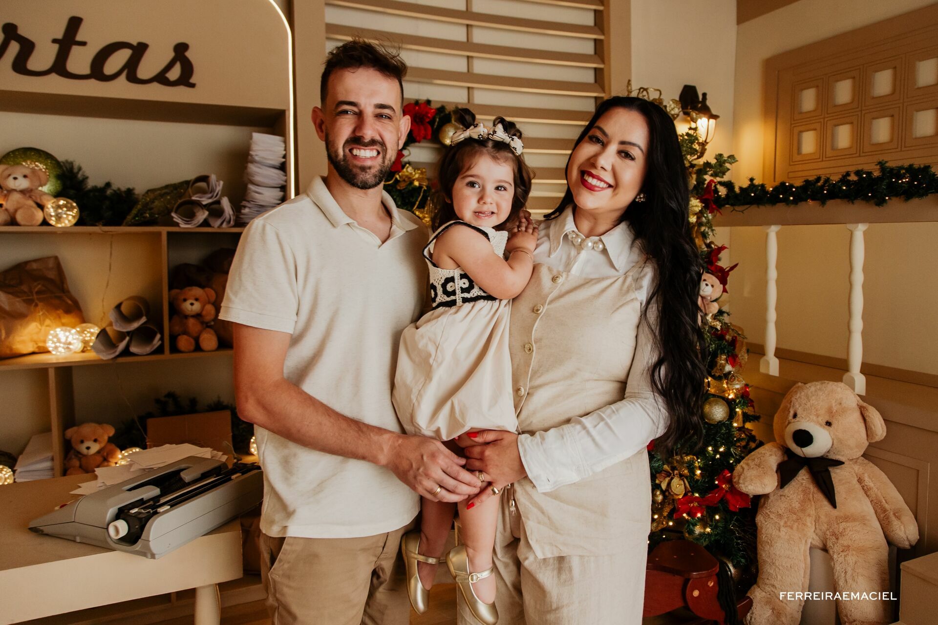 Foto Destinatário Papai Noel - Especial de Natal 2025 - Fotógrafo de estúdio em Araranguá - Cenário temático para fotografar - Araranguá - SC Foto Destinatário Papai Noel - Especial de Natal 2025 - Fotógrafo de estúdio em Araranguá - Cenário temático para fotografar - Araranguá - SC - Imagem 204