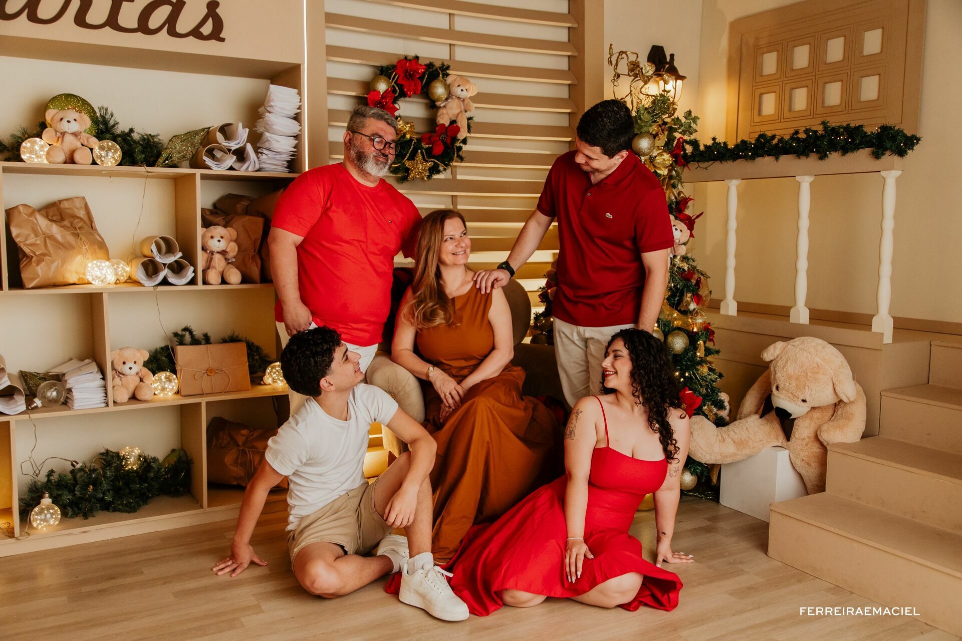 Foto Destinatário Papai Noel - Especial de Natal 2025 - Fotógrafo de estúdio em Araranguá - Cenário temático para fotografar - Araranguá - SC Foto Destinatário Papai Noel - Especial de Natal 2025 - Fotógrafo de estúdio em Araranguá - Cenário temático para fotografar - Araranguá - SC - Imagem 236