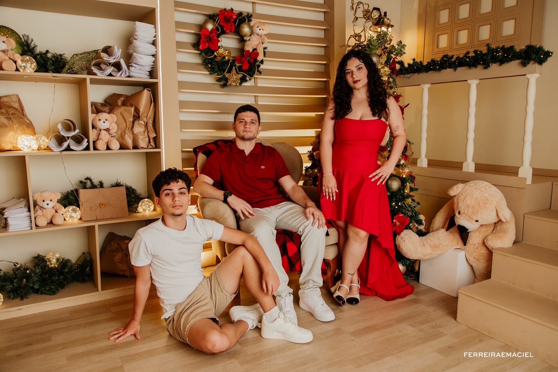 Foto Destinatário Papai Noel - Especial de Natal 2025 - Fotógrafo de estúdio em Araranguá - Cenário temático para fotografar - Araranguá - SC Foto Destinatário Papai Noel - Especial de Natal 2025 - Fotógrafo de estúdio em Araranguá - Cenário temático para fotografar - Araranguá - SC - Imagem 235