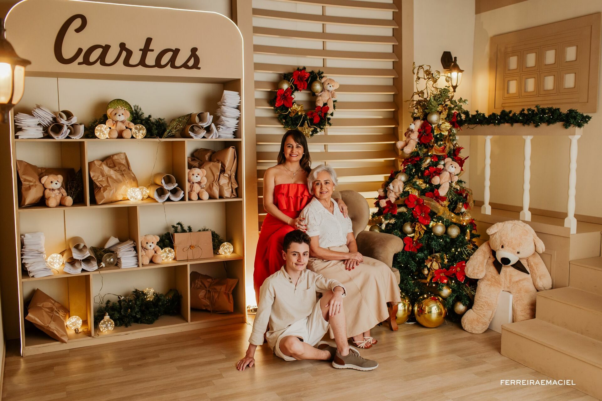 Foto Destinatário Papai Noel - Especial de Natal 2025 - Fotógrafo de estúdio em Araranguá - Cenário temático para fotografar - Araranguá - SC Foto Destinatário Papai Noel - Especial de Natal 2025 - Fotógrafo de estúdio em Araranguá - Cenário temático para fotografar - Araranguá - SC - Imagem 240