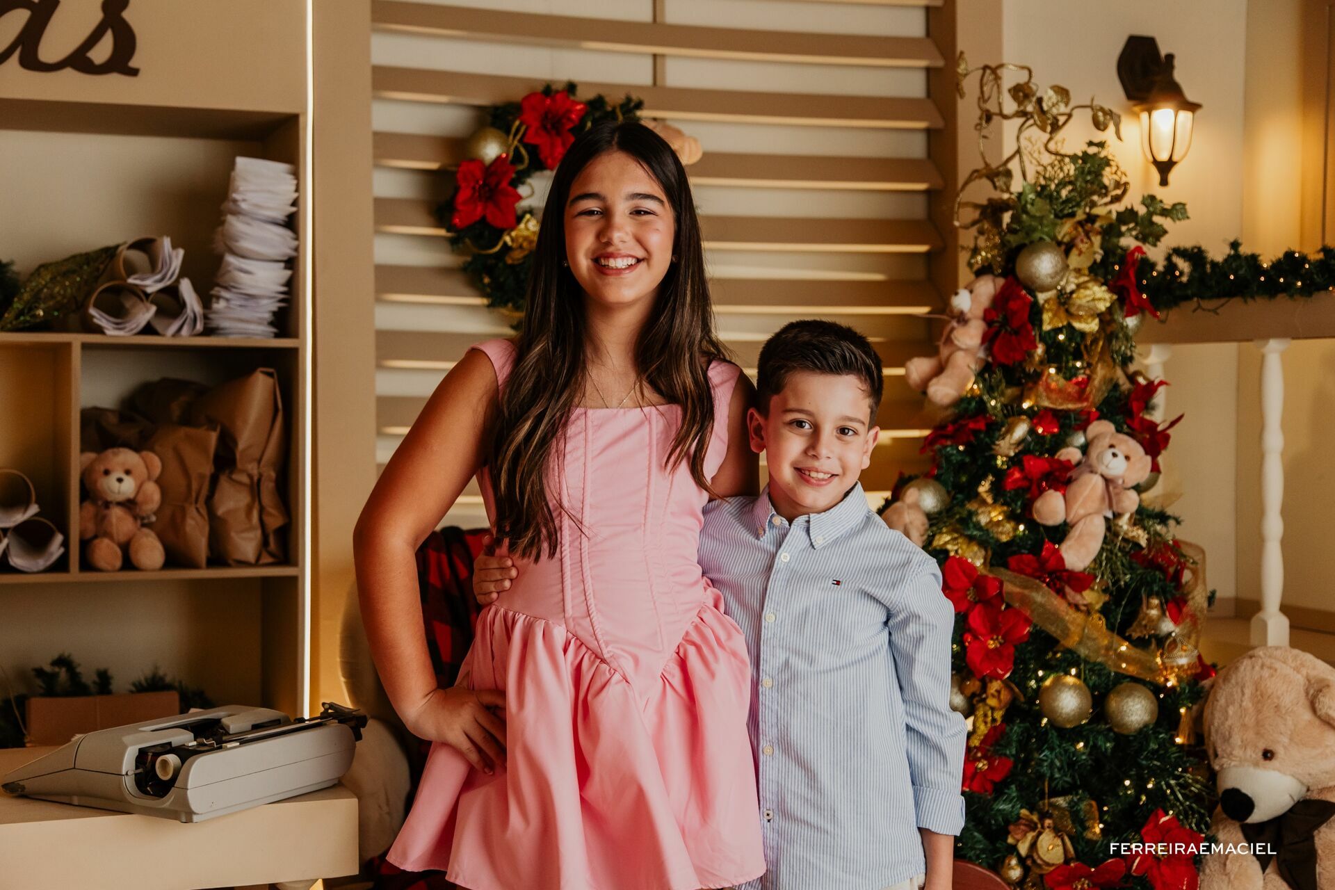 Foto Destinatário Papai Noel - Especial de Natal 2025 - Fotógrafo de estúdio em Araranguá - Cenário temático para fotografar - Araranguá - SC Foto Destinatário Papai Noel - Especial de Natal 2025 - Fotógrafo de estúdio em Araranguá - Cenário temático para fotografar - Araranguá - SC - Imagem 248