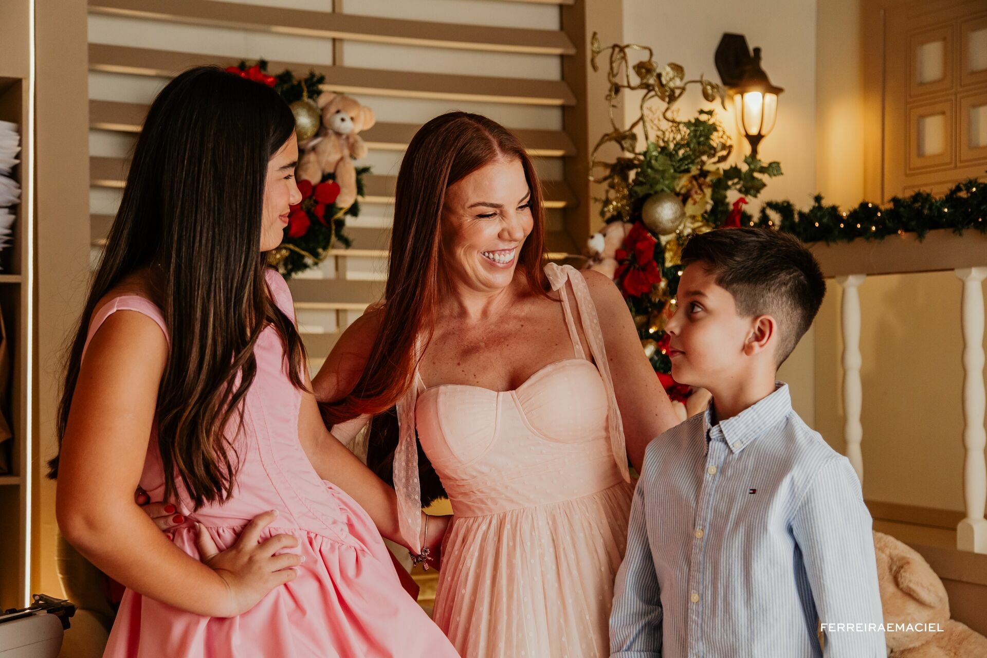 Foto Destinatário Papai Noel - Especial de Natal 2025 - Fotógrafo de estúdio em Araranguá - Cenário temático para fotografar - Araranguá - SC Foto Destinatário Papai Noel - Especial de Natal 2025 - Fotógrafo de estúdio em Araranguá - Cenário temático para fotografar - Araranguá - SC - Imagem 247