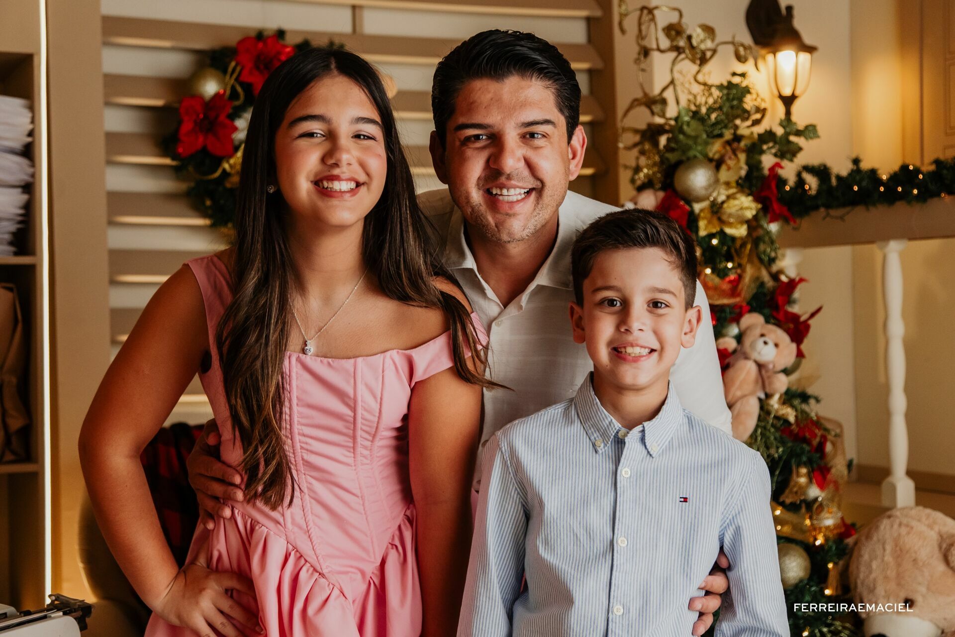 Foto Destinatário Papai Noel - Especial de Natal 2025 - Fotógrafo de estúdio em Araranguá - Cenário temático para fotografar - Araranguá - SC Foto Destinatário Papai Noel - Especial de Natal 2025 - Fotógrafo de estúdio em Araranguá - Cenário temático para fotografar - Araranguá - SC - Imagem 246