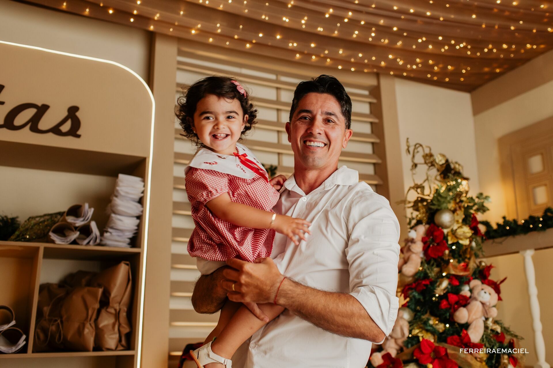 Foto Destinatário Papai Noel - Especial de Natal 2025 - Fotógrafo de estúdio em Araranguá - Cenário temático para fotografar - Araranguá - SC Foto Destinatário Papai Noel - Especial de Natal 2025 - Fotógrafo de estúdio em Araranguá - Cenário temático para fotografar - Araranguá - SC - Imagem 290