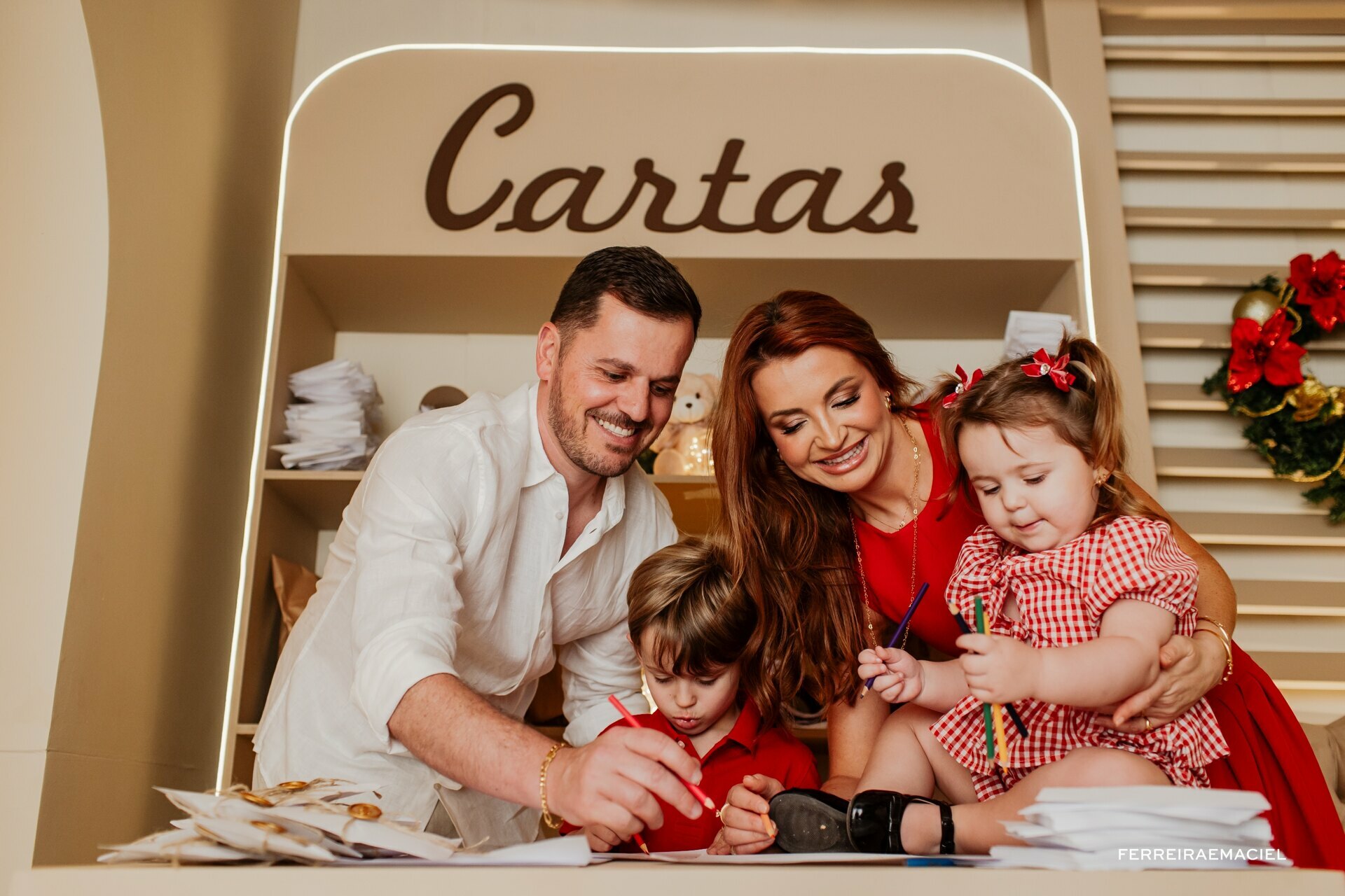 Destinatário Papai Noel - Especial de Natal 2025 - Fotógrafo de estúdio em Araranguá - Cenário temático para fotografar - Araranguá - SC