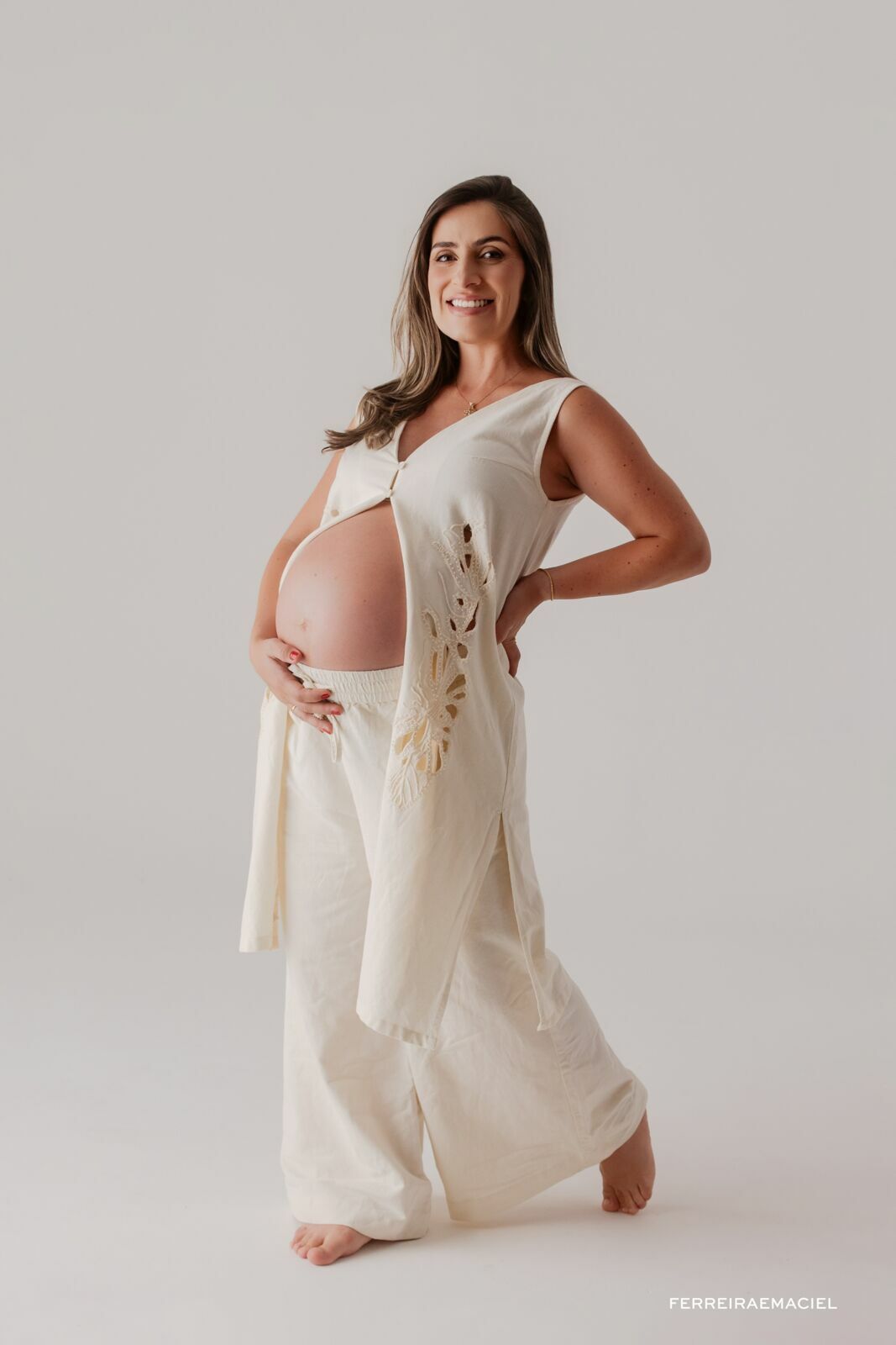 Foto Ensaio Gestante – Estúdio - Samara Scheffer – Ensaio em Família – Araranguá – SC Foto Ensaio Gestante – Estúdio - Samara Scheffer – Ensaio em Família – Araranguá – SC - Imagem 8