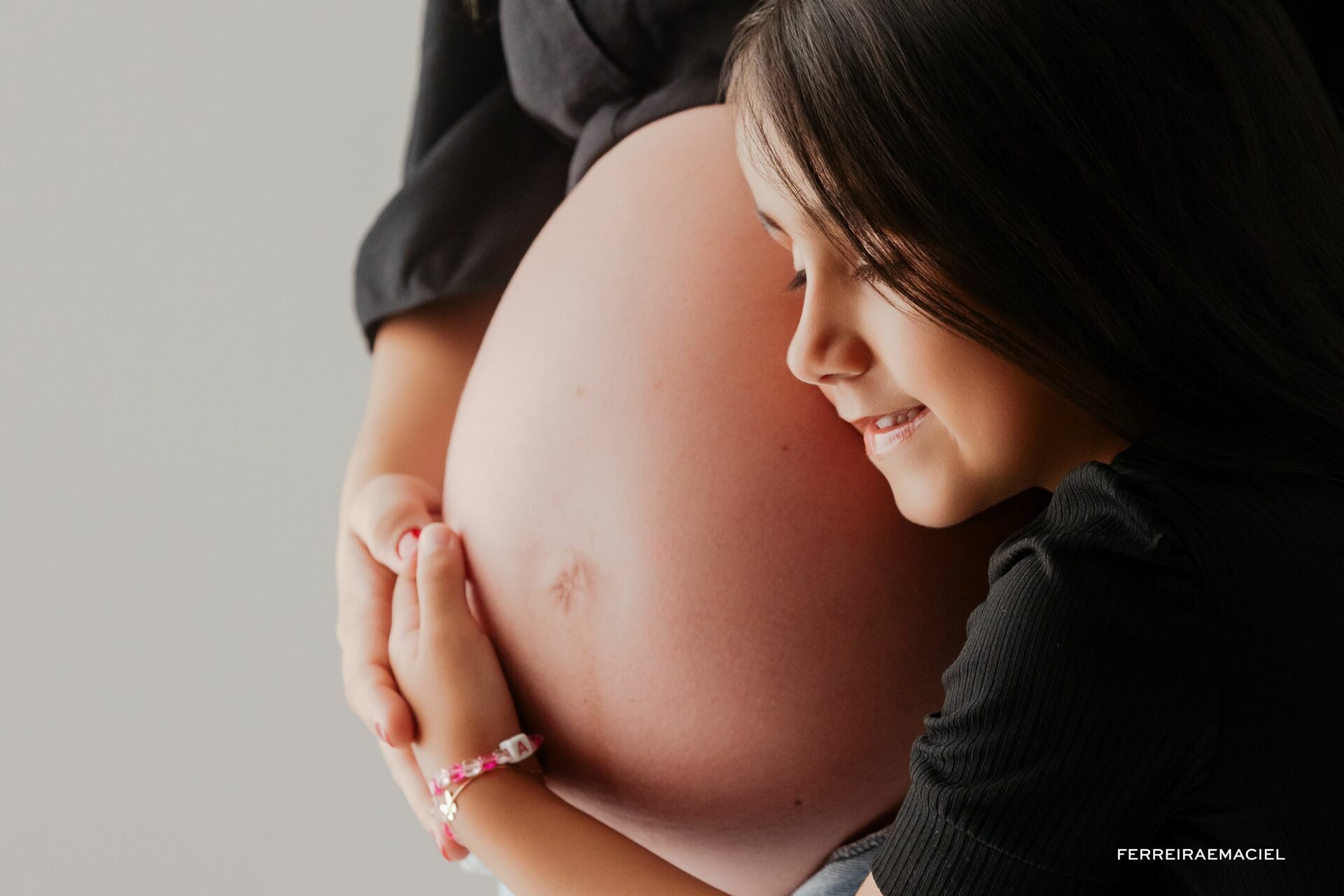 Foto Ensaio Gestante – Estúdio - Samara Scheffer – Ensaio em Família – Araranguá – SC Foto Ensaio Gestante – Estúdio - Samara Scheffer – Ensaio em Família – Araranguá – SC - Imagem 9
