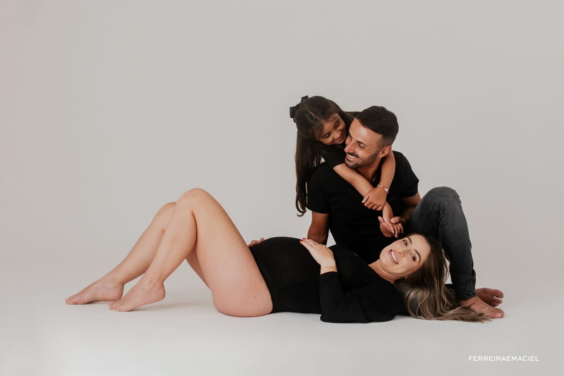 Foto Ensaio Gestante – Estúdio - Samara Scheffer – Ensaio em Família – Araranguá – SC Foto Ensaio Gestante – Estúdio - Samara Scheffer – Ensaio em Família – Araranguá – SC - Imagem 2