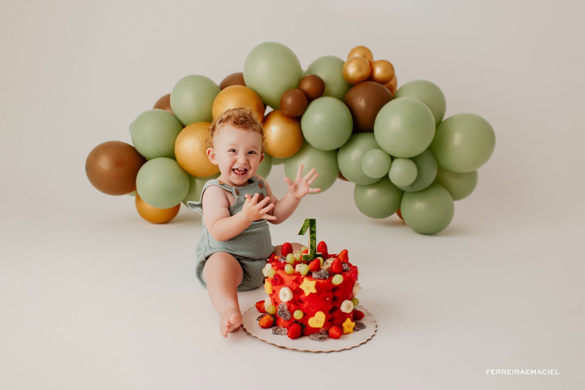 Foto Ensaio Smash the Cake – Matheus – 1 Ano – Fotografia Infantil em Estúdio – Araranguá – SC Foto Ensaio Smash the Cake – Matheus – 1 Ano – Fotografia Infantil em Estúdio – Araranguá – SC - Imagem 4