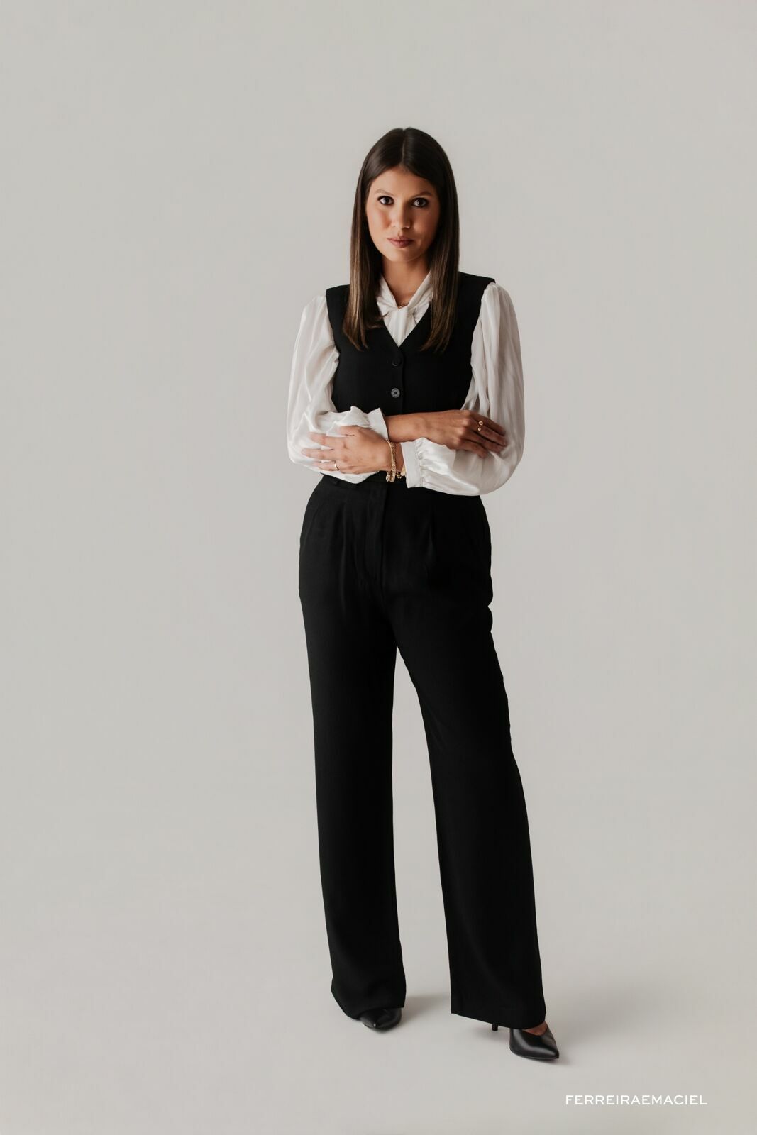 Foto Ensaio Corporativo – Advogada Natália Martinello – Fotografia Profissional em Estúdio – Araranguá – SC - Imagem 8