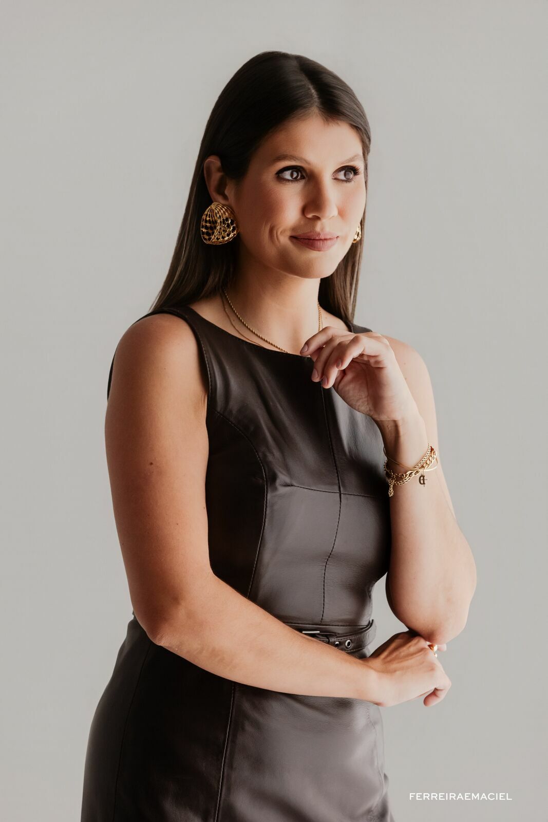 Foto Ensaio Corporativo – Advogada Natália Martinello – Fotografia Profissional em Estúdio – Araranguá – SC - Imagem 9