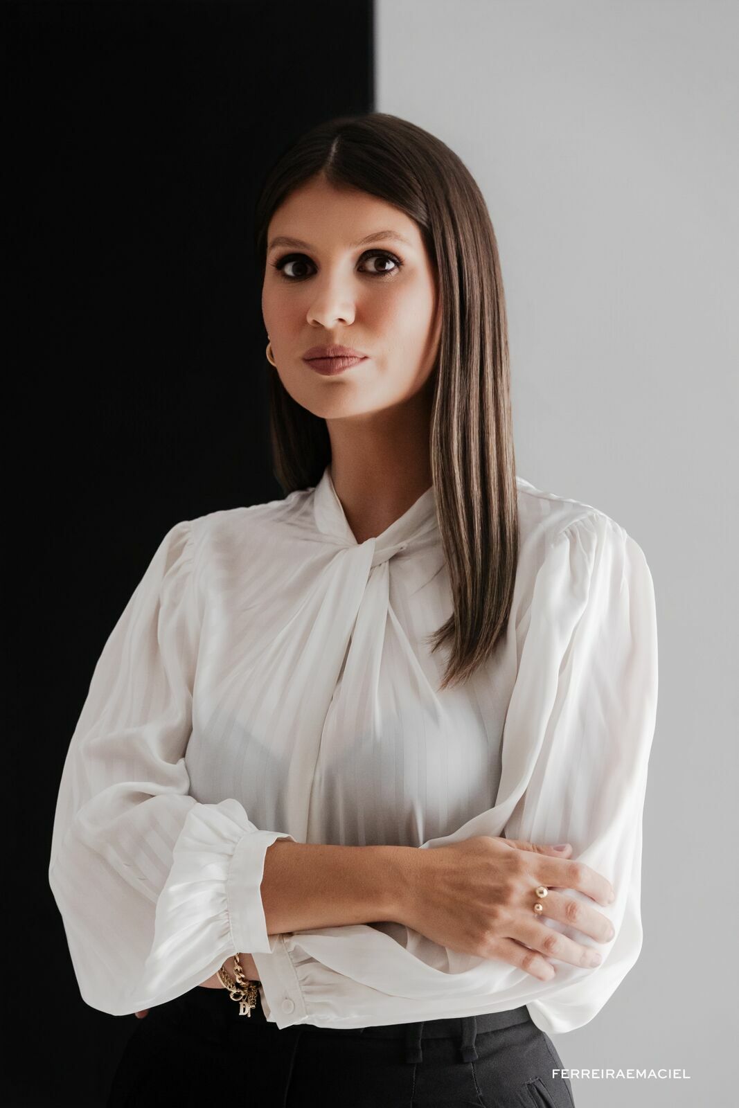 Foto Ensaio Corporativo – Advogada Natália Martinello – Fotografia Profissional em Estúdio – Araranguá – SC - Imagem 27