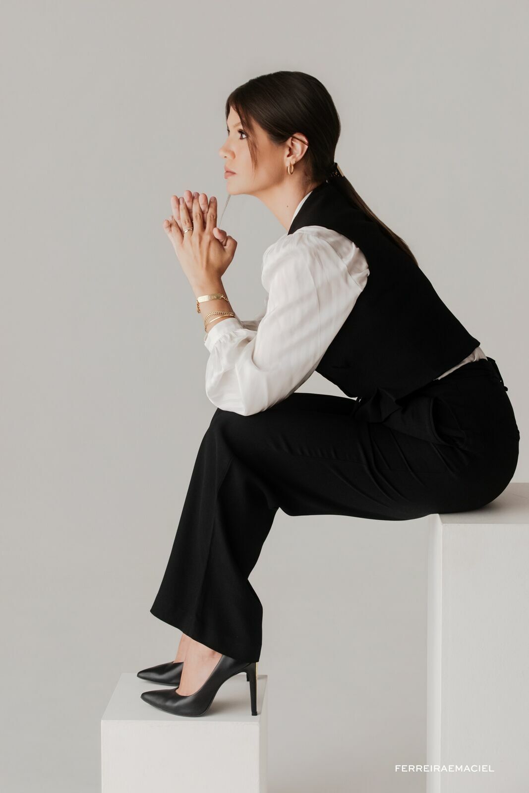 Foto Ensaio Corporativo – Advogada Natália Martinello – Fotografia Profissional em Estúdio – Araranguá – SC - Imagem 31