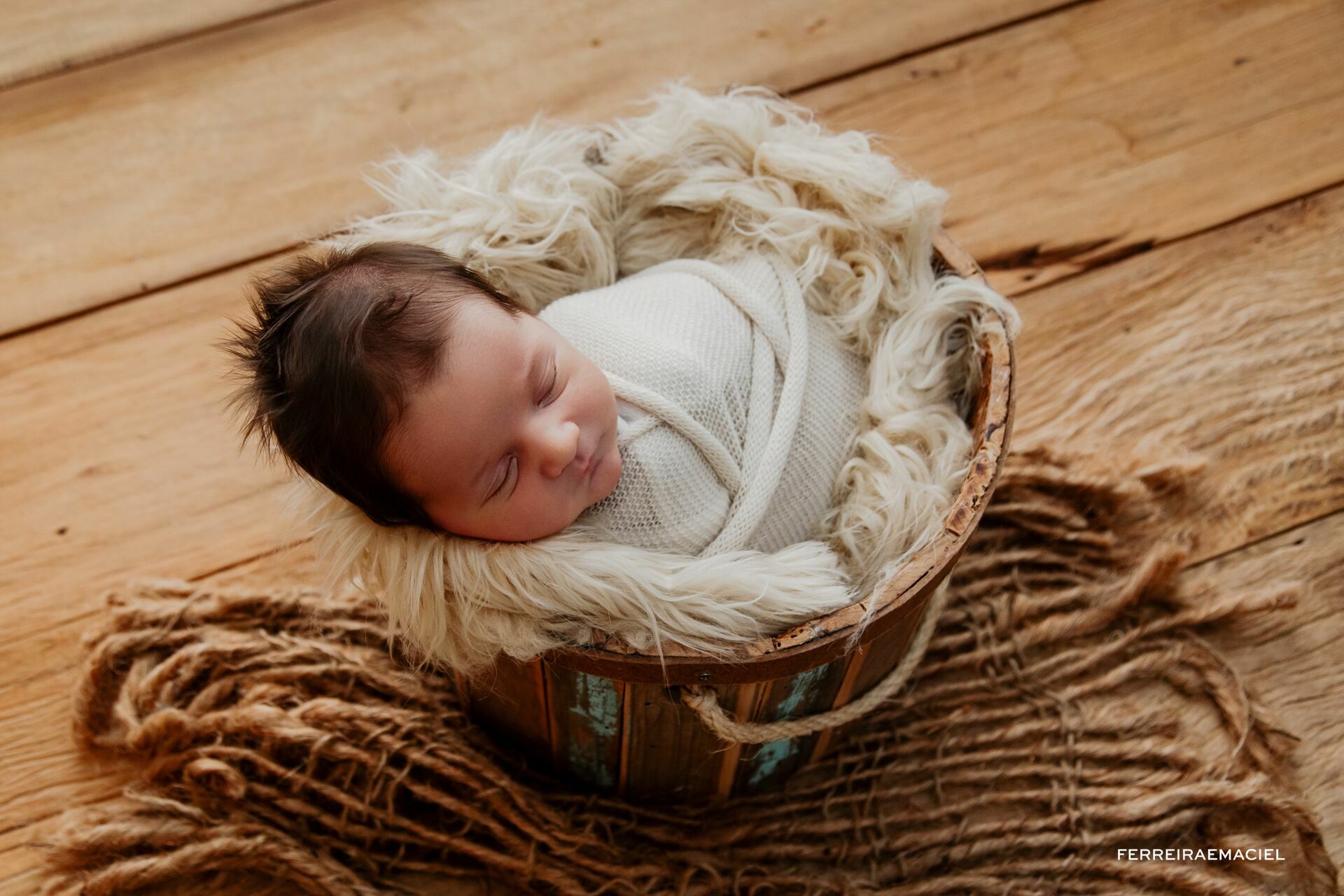 Foto Ensaio Newborn em Estúdio – Otto – Filho de Mariana Nuemberg - Fotografia de Recém-Nascido - Araranguá - Criciúma - Sombrio - Turvo - Ermo – SC Foto Ensaio Newborn em Estúdio – Otto – Filho de Mariana Nuemberg - Fotografia de Recém-Nascido - Araranguá - Criciúma - Sombrio - Turvo - Ermo – SC - Imagem 0