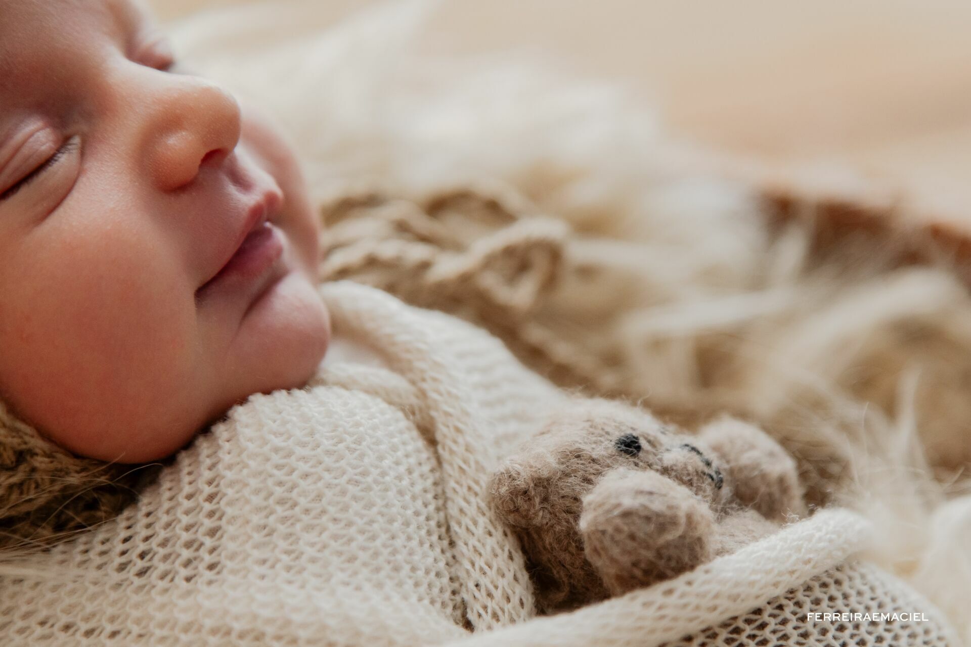 Foto Ensaio Newborn em Estúdio – Otto – Filho de Mariana Nuemberg - Fotografia de Recém-Nascido - Araranguá - Criciúma - Sombrio - Turvo - Ermo – SC Foto Ensaio Newborn em Estúdio – Otto – Filho de Mariana Nuemberg - Fotografia de Recém-Nascido - Araranguá - Criciúma - Sombrio - Turvo - Ermo – SC - Imagem 3